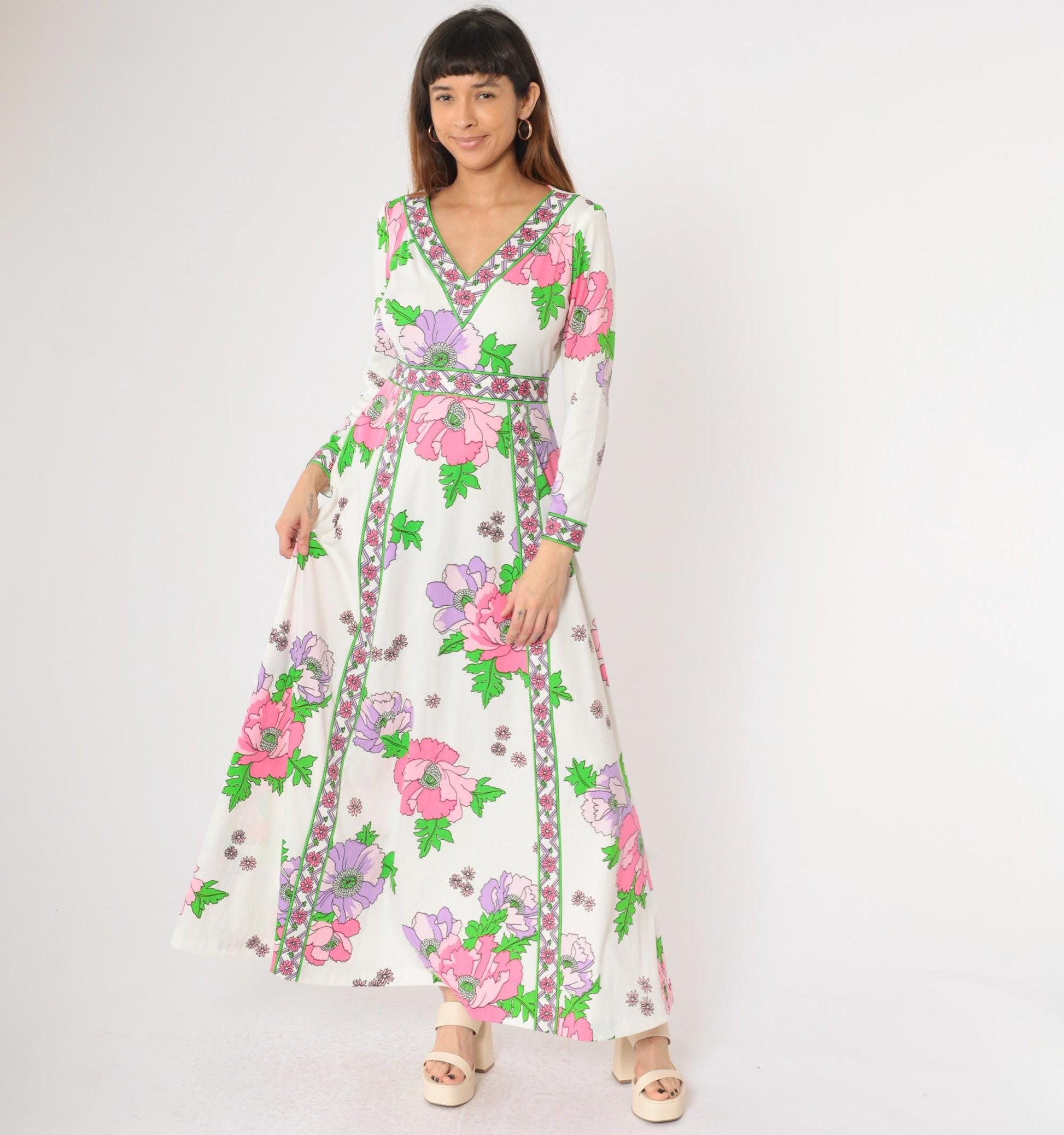 70s Floral Maxi Dress White Pink Purple Green V-Neck Long Sleeve Medium M
