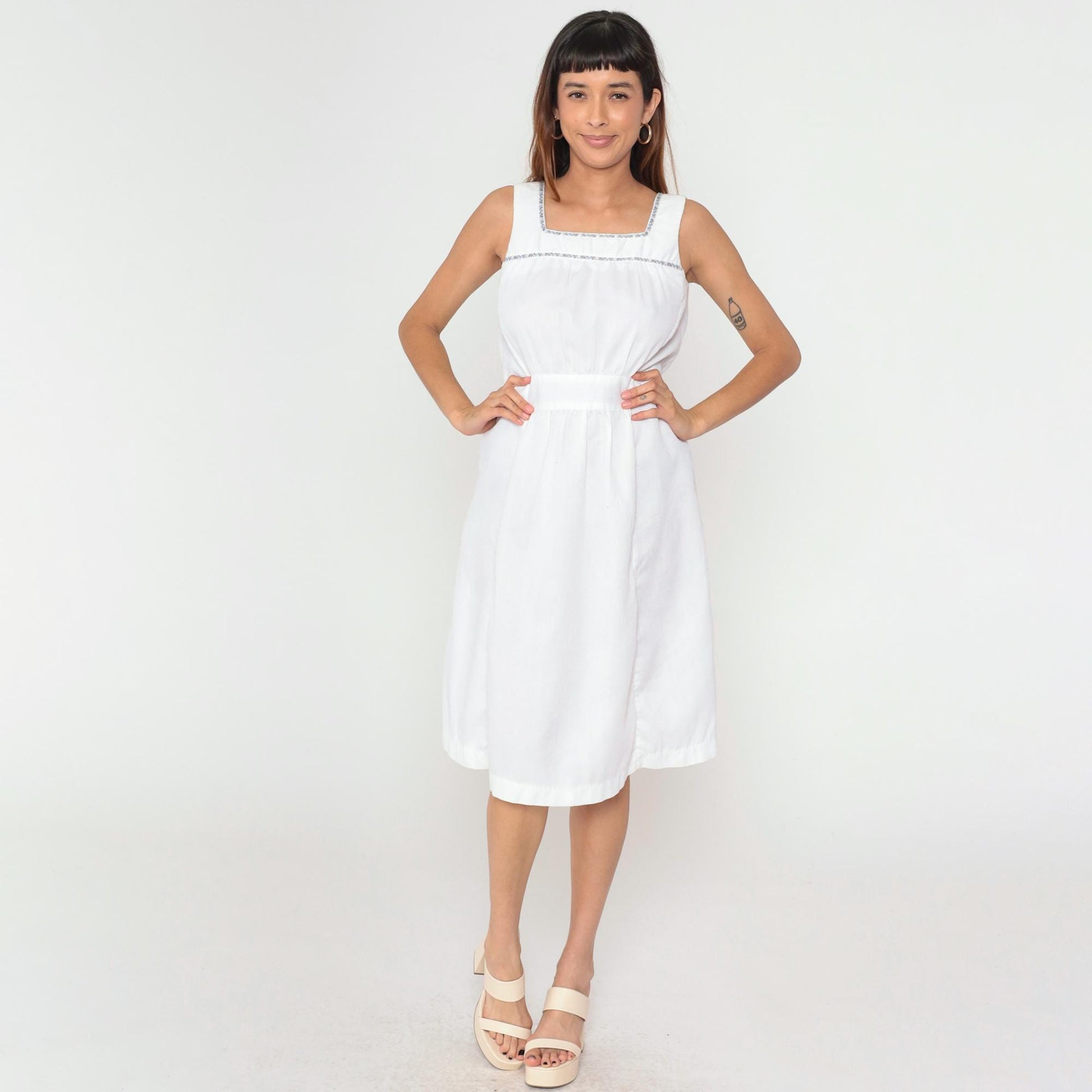 70s White Floral Embroidered Midi Dress Sleeveless High Waist Tie Belt Small