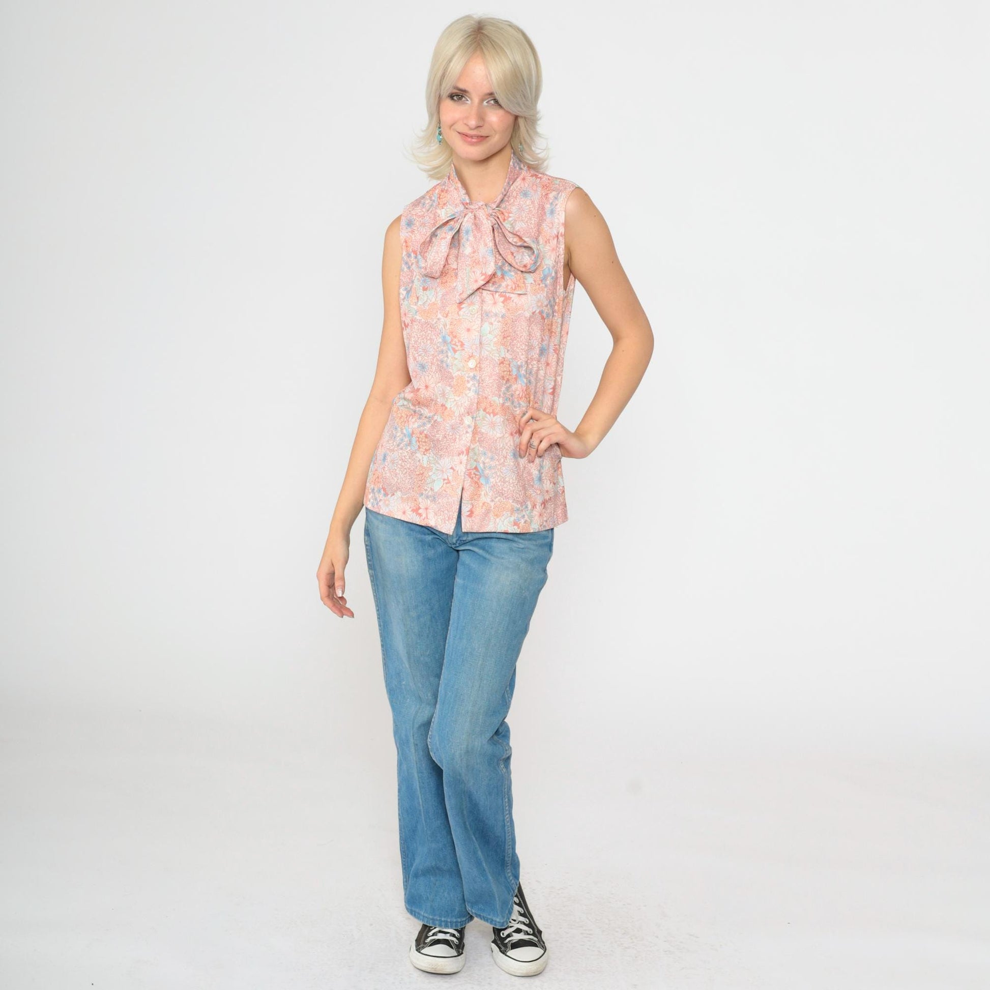70s Pink Floral Sleeveless Blouse Ascot Bow Neck Button Up Small