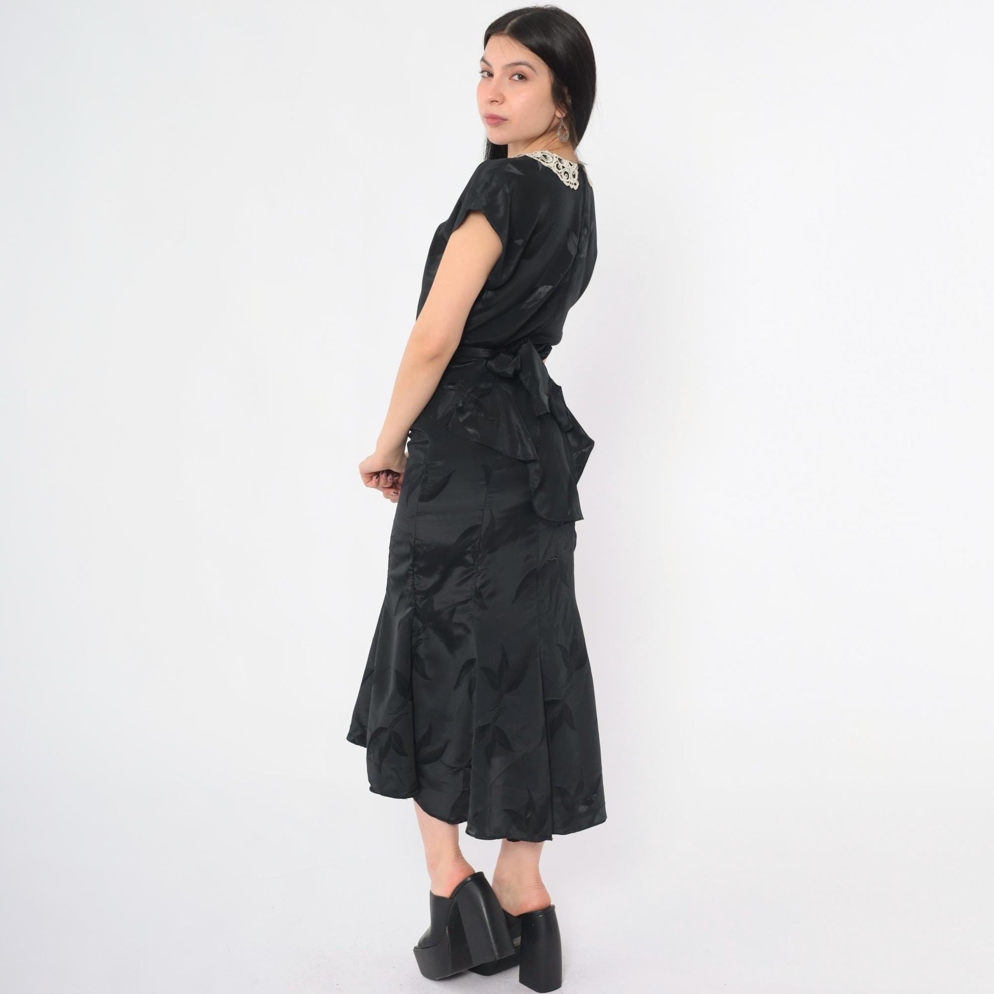 1940s Black Jacquard Midi Dress Peter Pan Collar Cap Sleeve Tie-Back Small