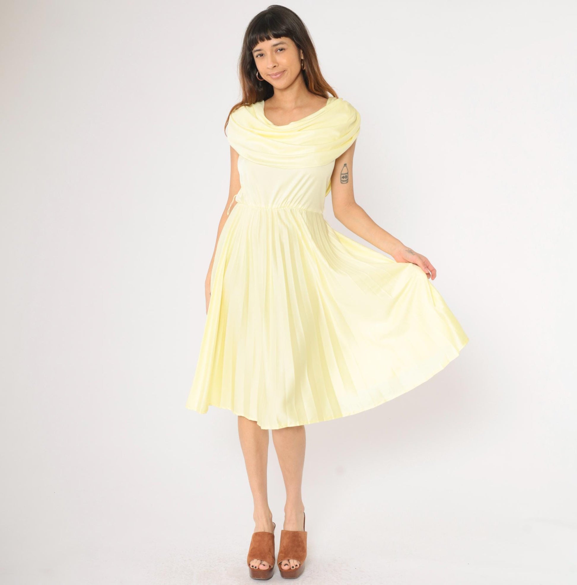 70s Vicky Vaughn Junior Yellow Cowl Neck Midi Dress Pleated Sleeveless Medium M