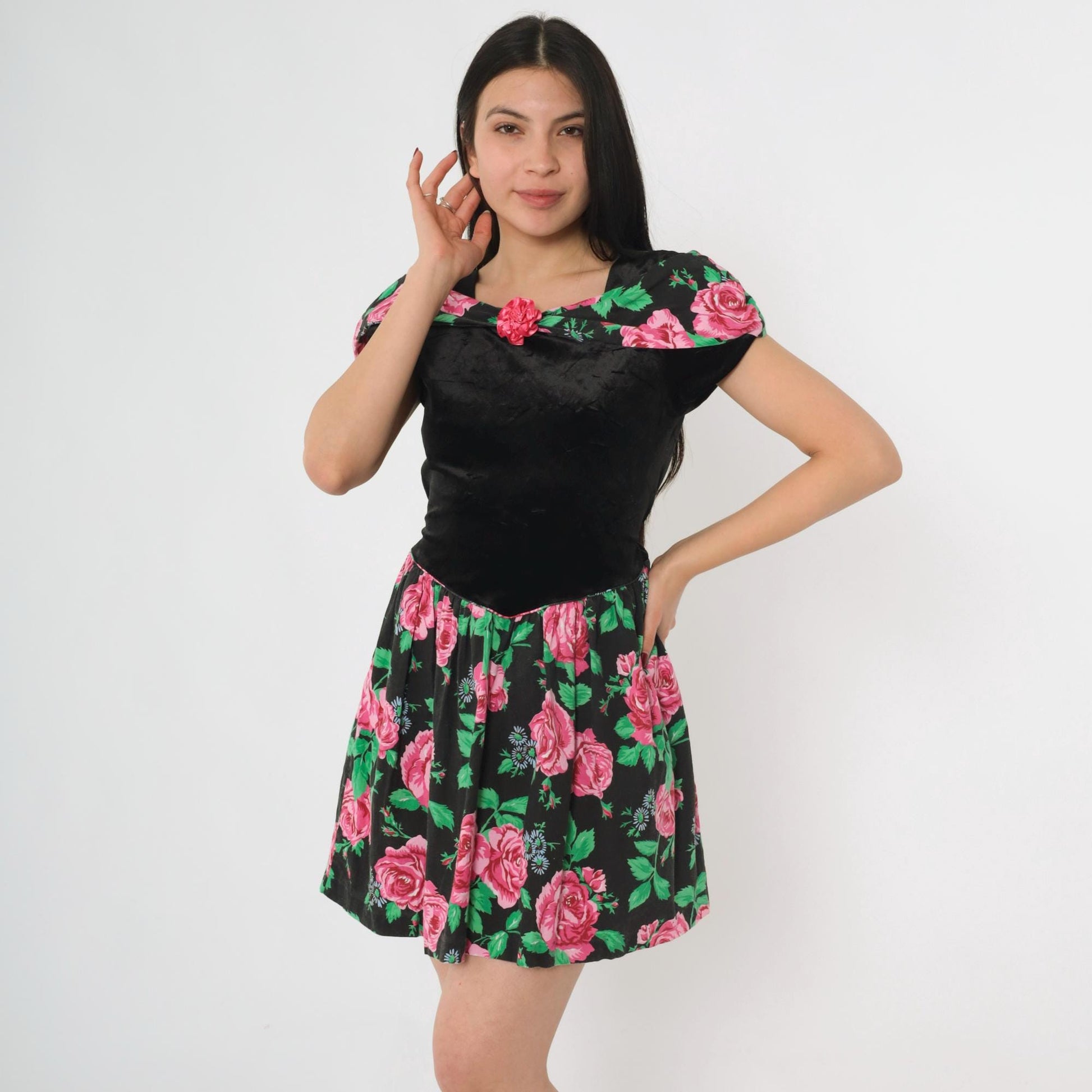 80s Picture Perfect Black Velvet Floral Mini Dress Cap Sleeve Small