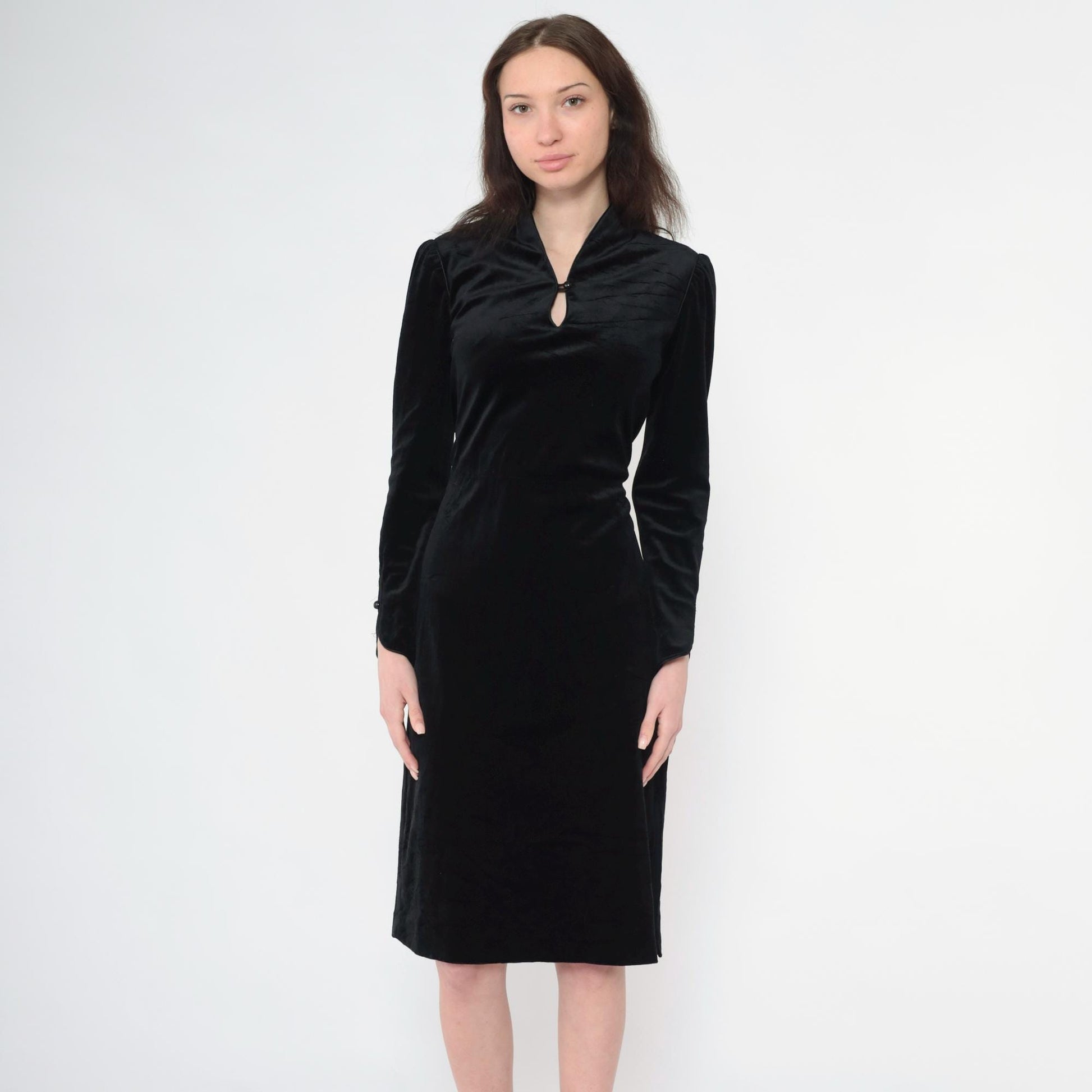 80s Black Velour Midi Dress Keyhole Neckline Long Sleeve Fitted Small