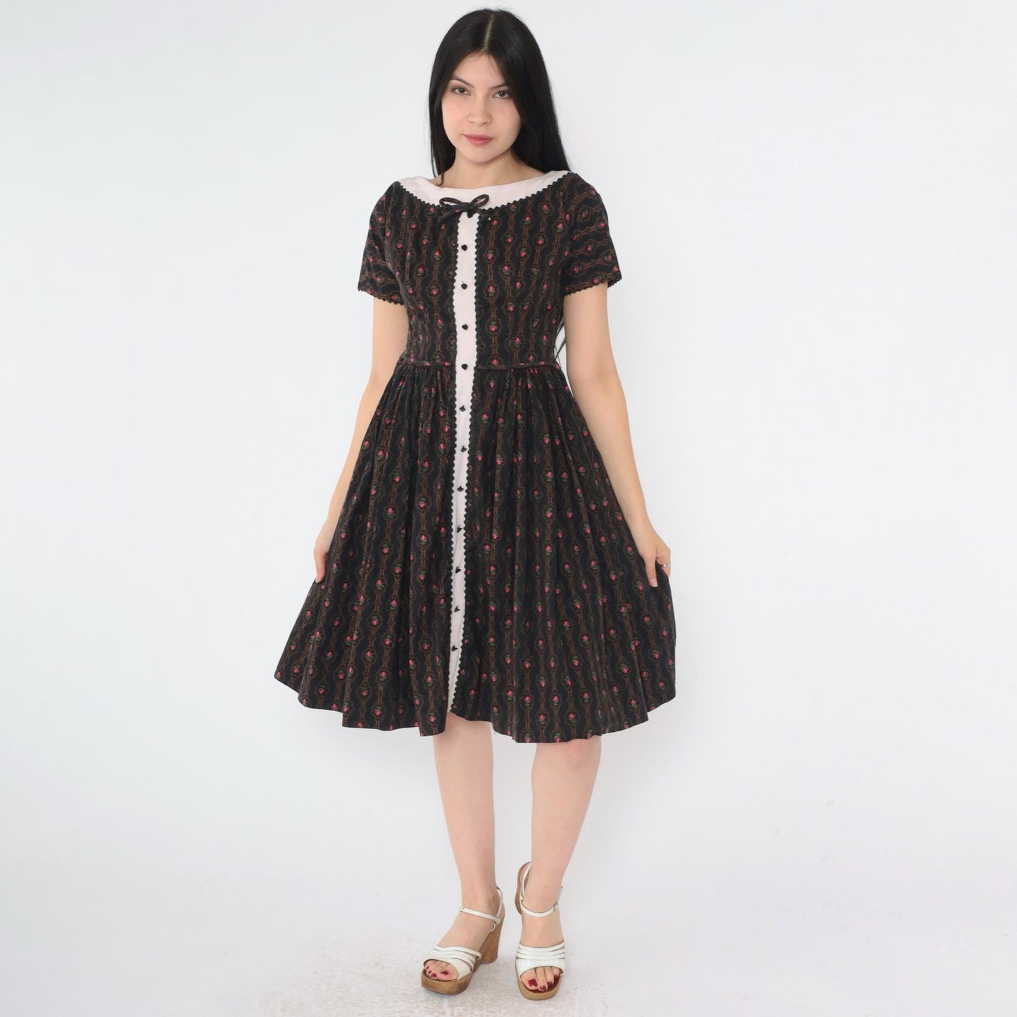 1950s Black Floral Cotton Fit-and-Flare Dress Boat Neck Ric-Rac Trim Extra Small