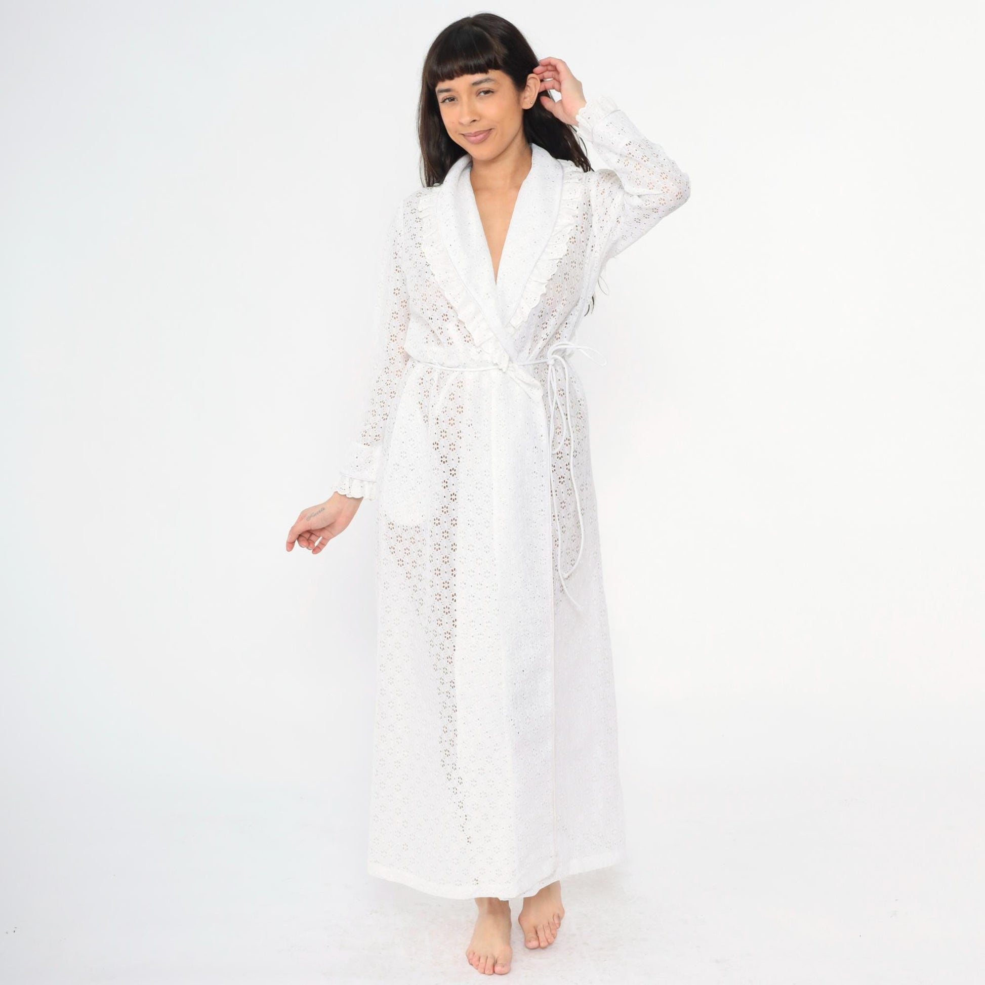 70s White Eyelet Lace Robe Long Sleeve Ruffle Trim Wrap Belted Small