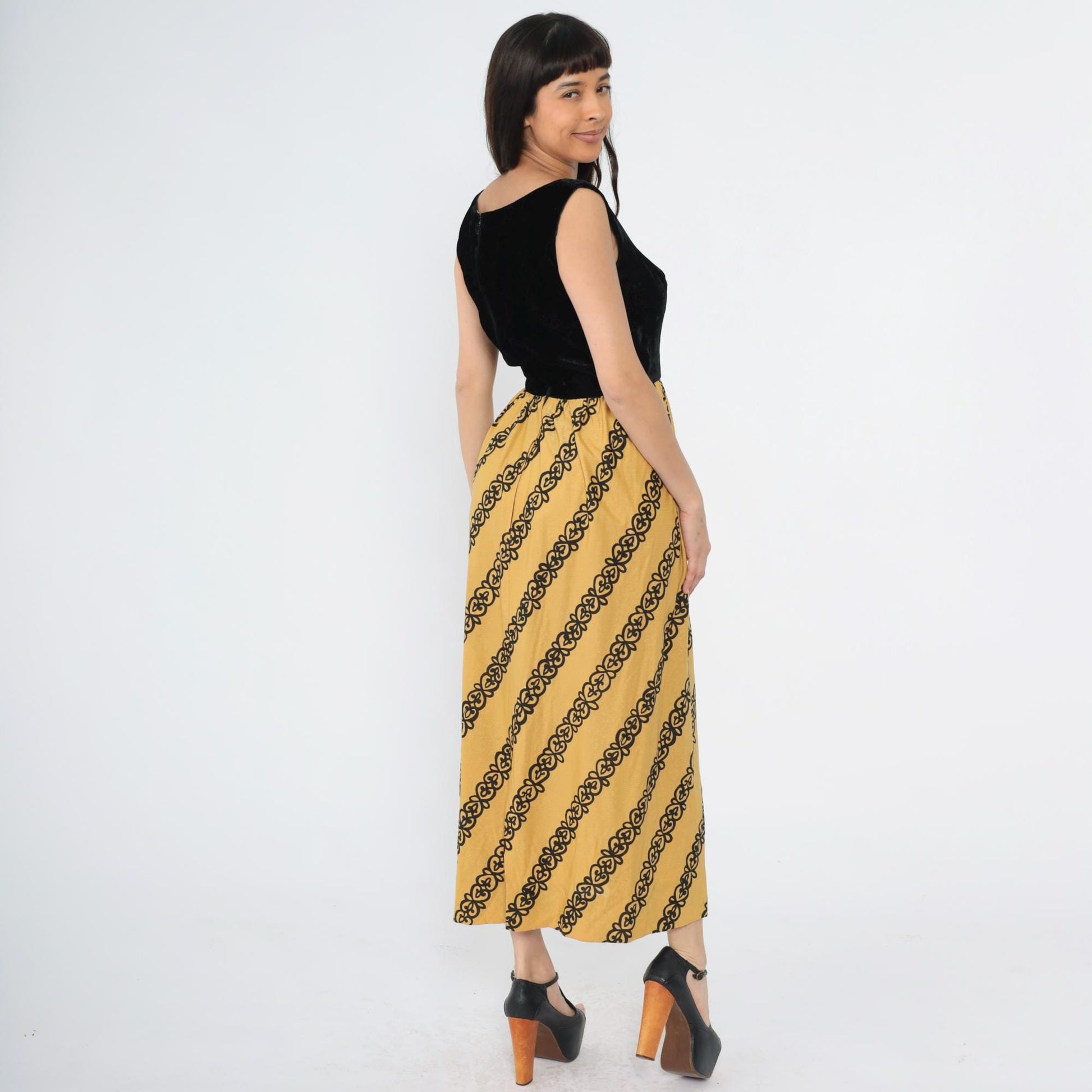 70s Black Velvet Gold Maxi Dress V Neck Sleeveless Diagonal Scroll Print Medium