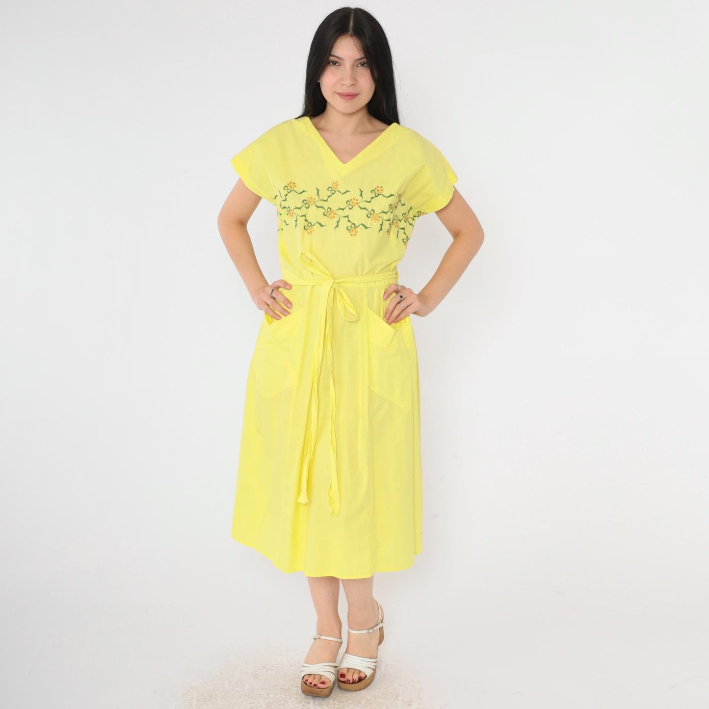 60s Yellow Floral Wrap Dress Embroidered V-Neck Midi Front Pockets Medium Large
