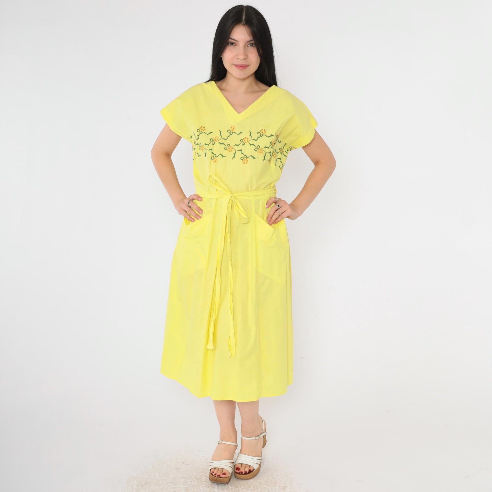 60s Yellow Floral Wrap Dress Embroidered V-Neck Midi Front Pockets Medium Large