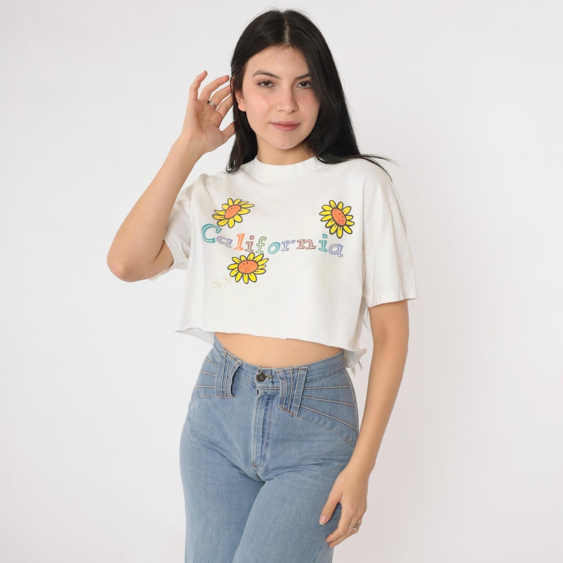90s California Smiley Daisy Graphic Crop Top White Cotton Medium