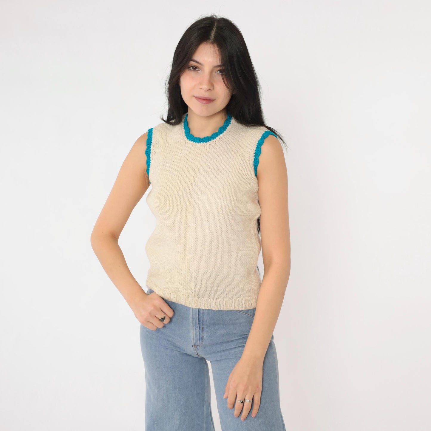70s Cream Knit Tank Top Blue Scalloped Trim Keyhole Back Small