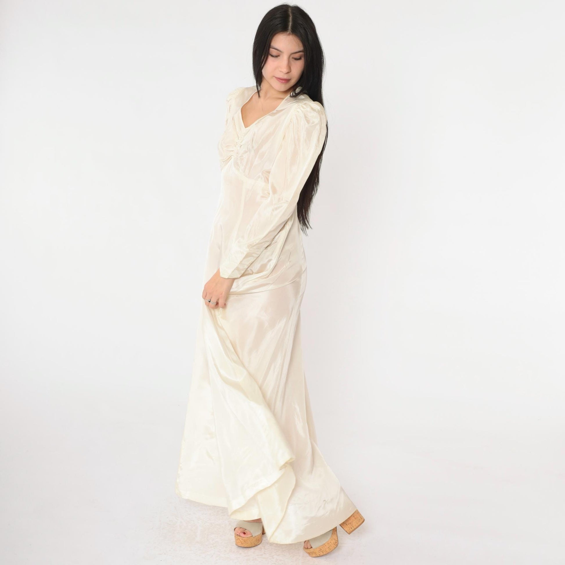 1940s Cream Satin Wedding Dress Puff Sleeve Sweetheart Neckline Maxi Medium