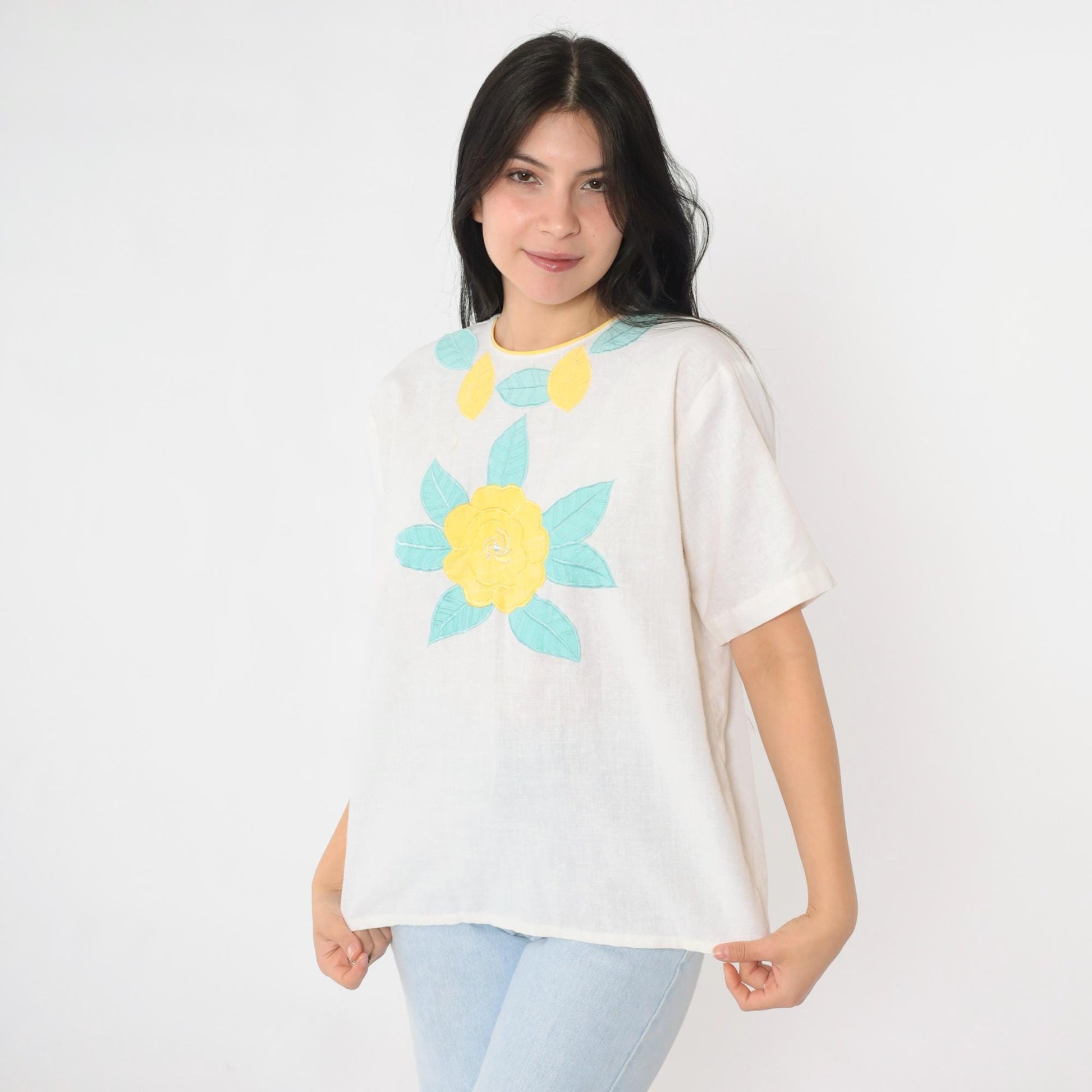 80s White Floral Embroidered Blouse Short Sleeve Button Back Medium