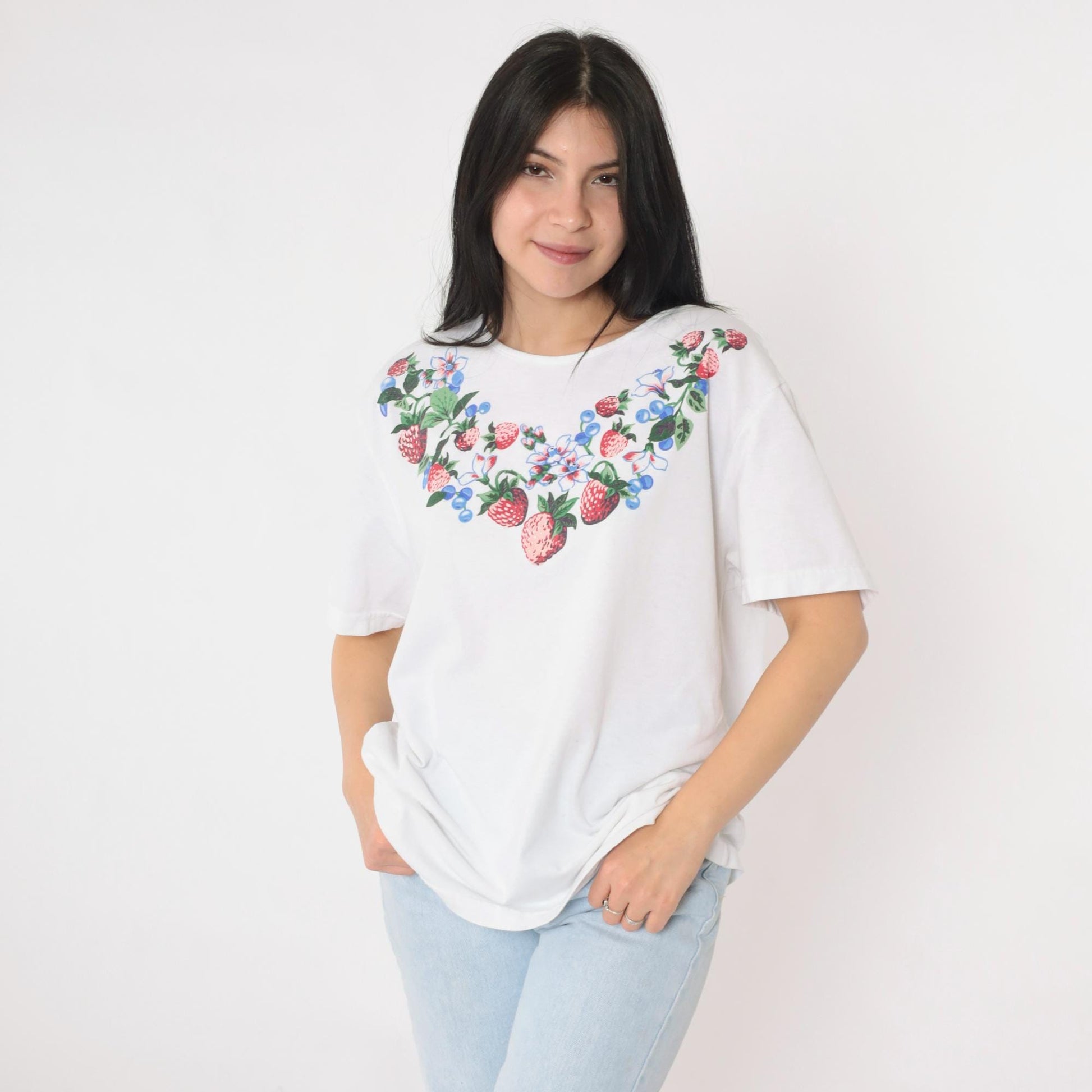 90s Strawberry Blueberry Necklace Print Graphic Tee White Extra Large