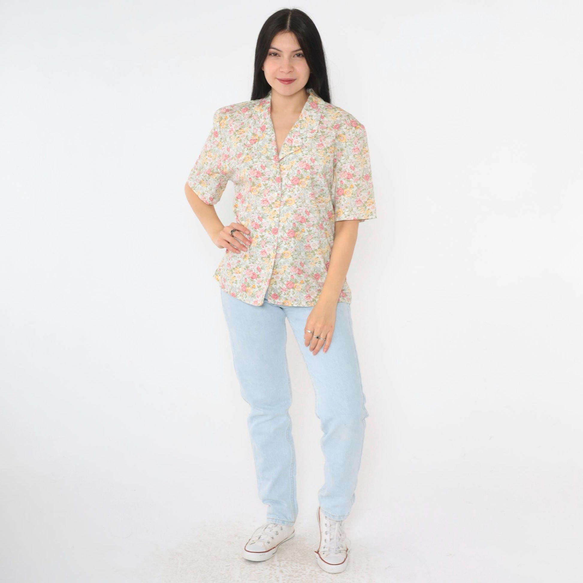 90s Susan Bristol Floral Button-Up Blouse White Pastel Print Short Sleeve Medium