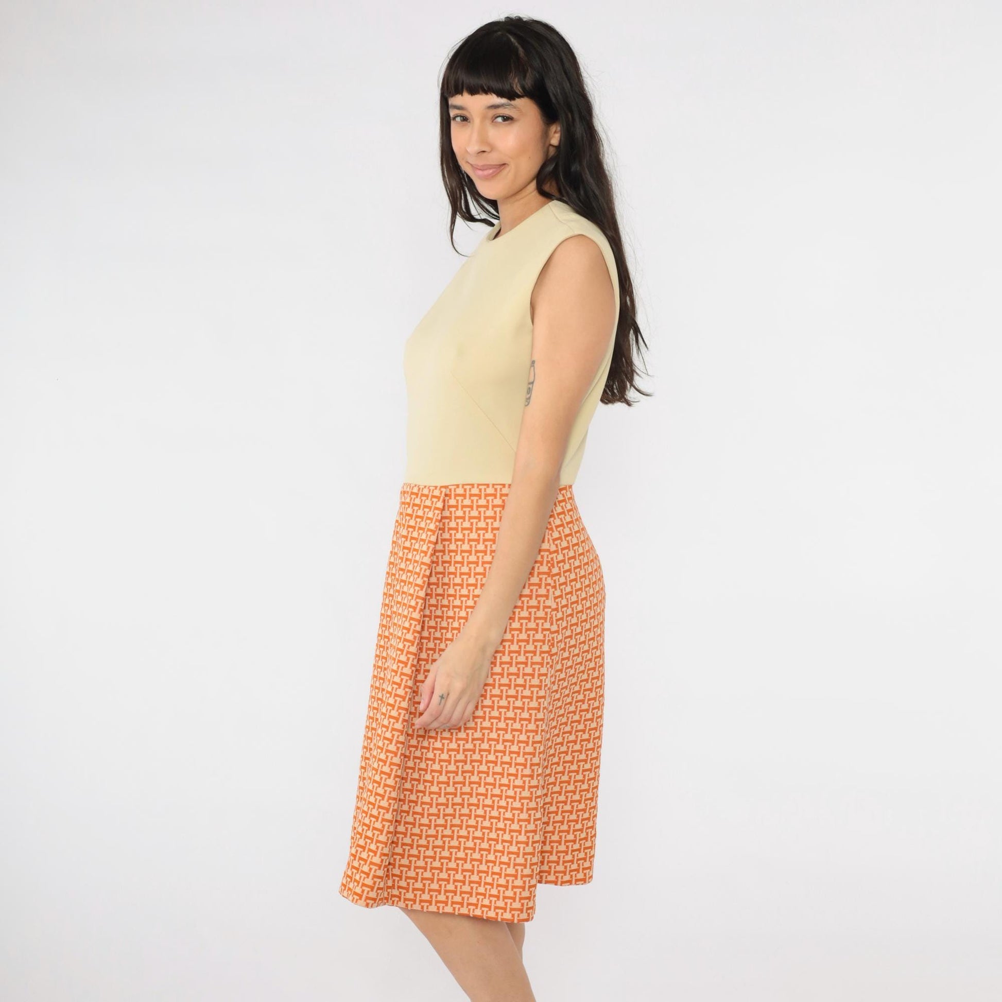 1960s Mod Geometric A-Line Dress Cream Orange Sleeveless High Waist Medium Large