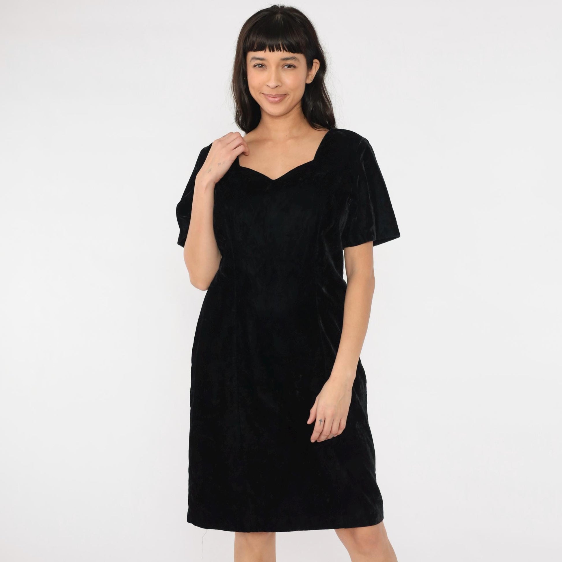 90s Black Velvet Dress Criss-Cross Back Sweetheart Neckline Knee-Length Medium
