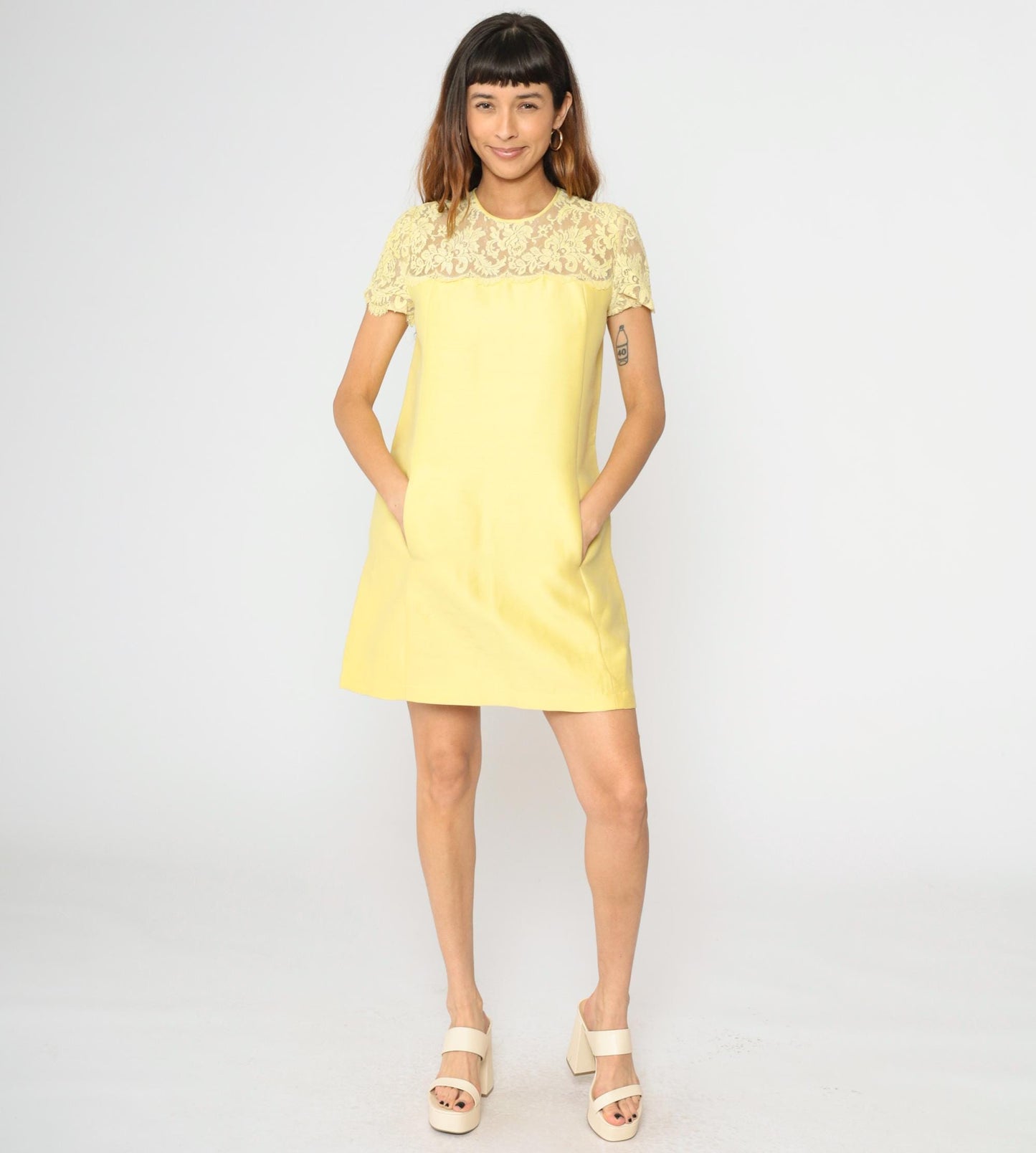1960s Yellow Lace Yoke Mini Shift Dress Short Sleeve Pockets Small