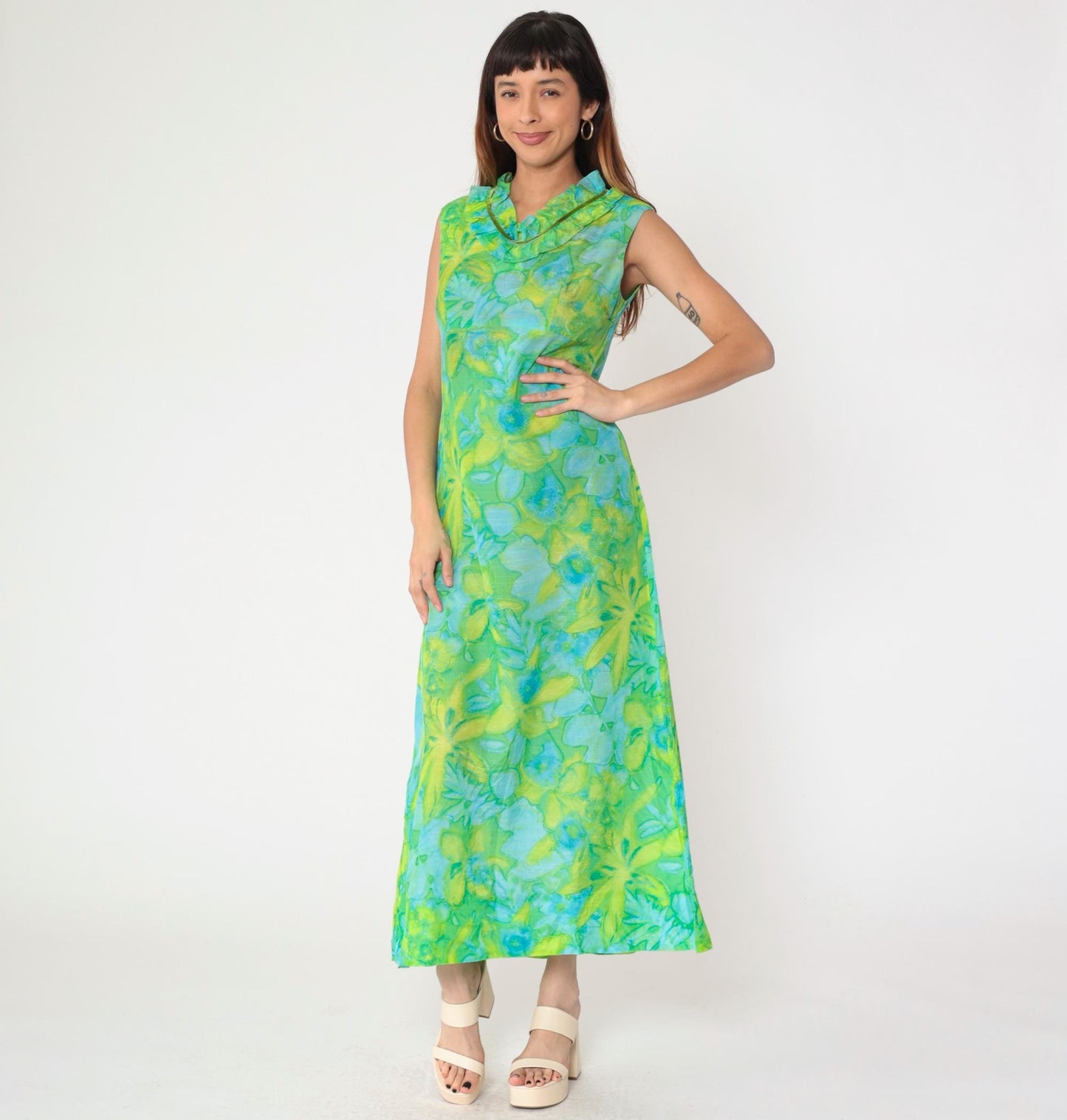 70s Green Floral Watercolor Maxi Dress Empire Waist Ruffled Neckline Medium
