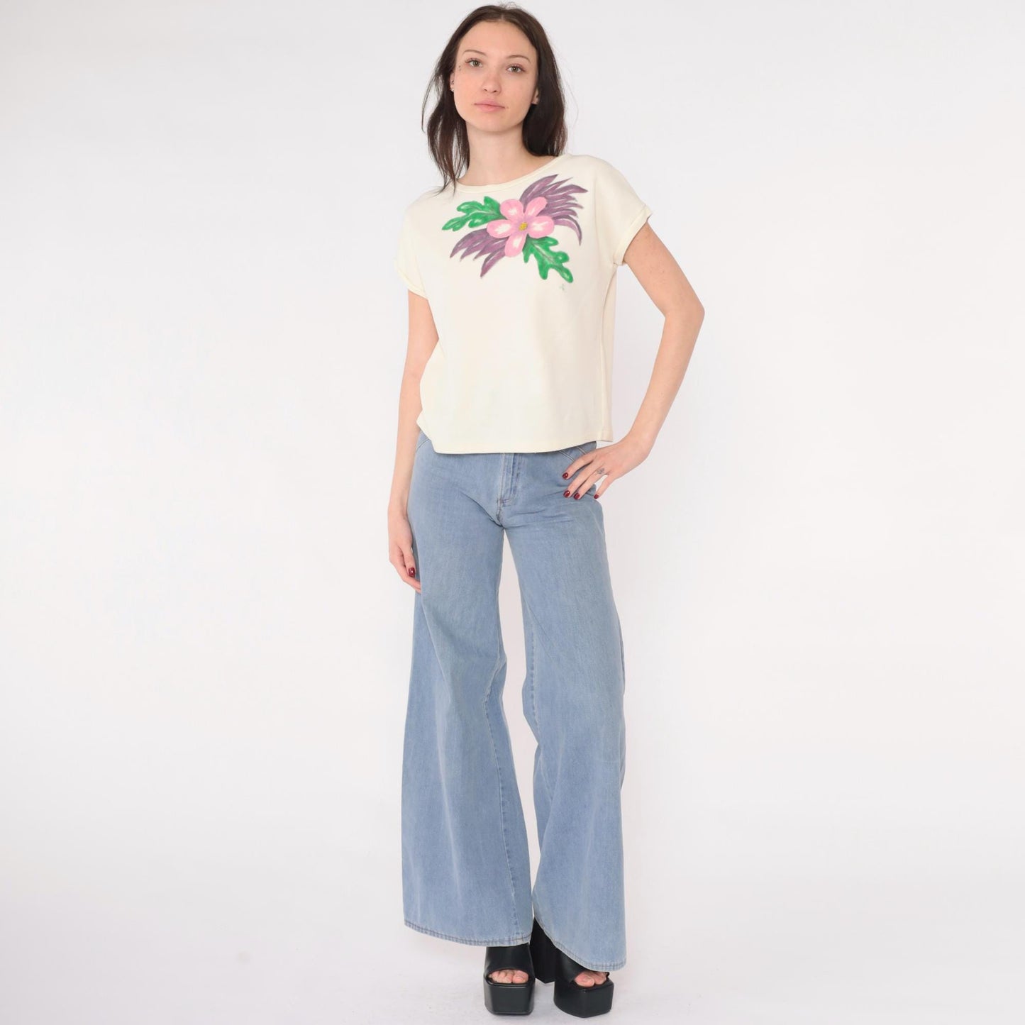 80s Cream Floral Hand Painted Cap Sleeve T-Shirt Pink Purple Graphic Medium