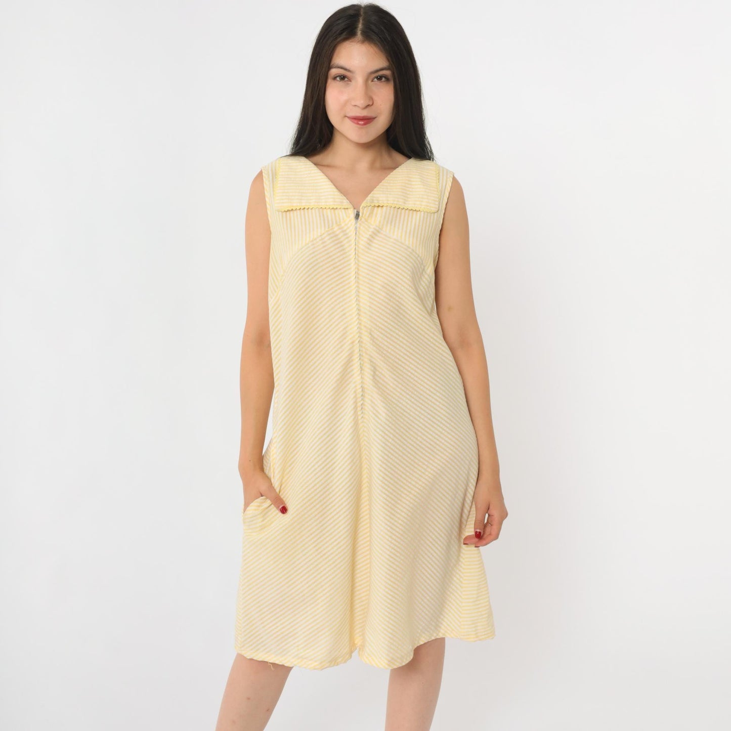 60s Yellow White Seersucker Striped Shift Dress Sleeveless Zip Front Knee Length Small