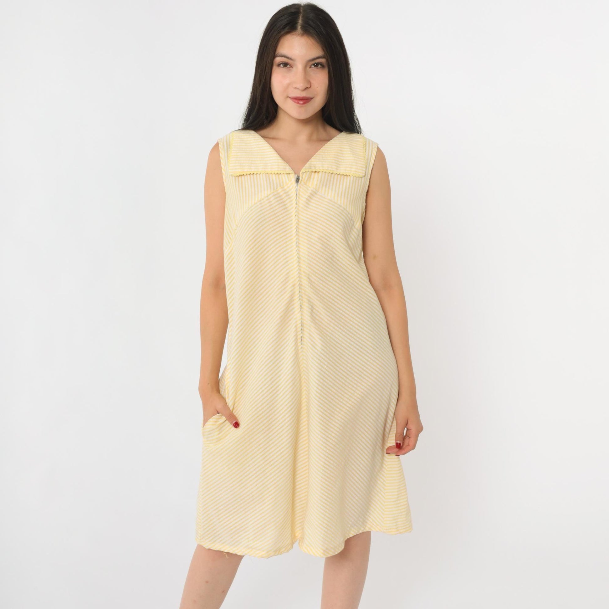 60s Yellow White Seersucker Striped Shift Dress Sleeveless Zip Front Knee Length Small