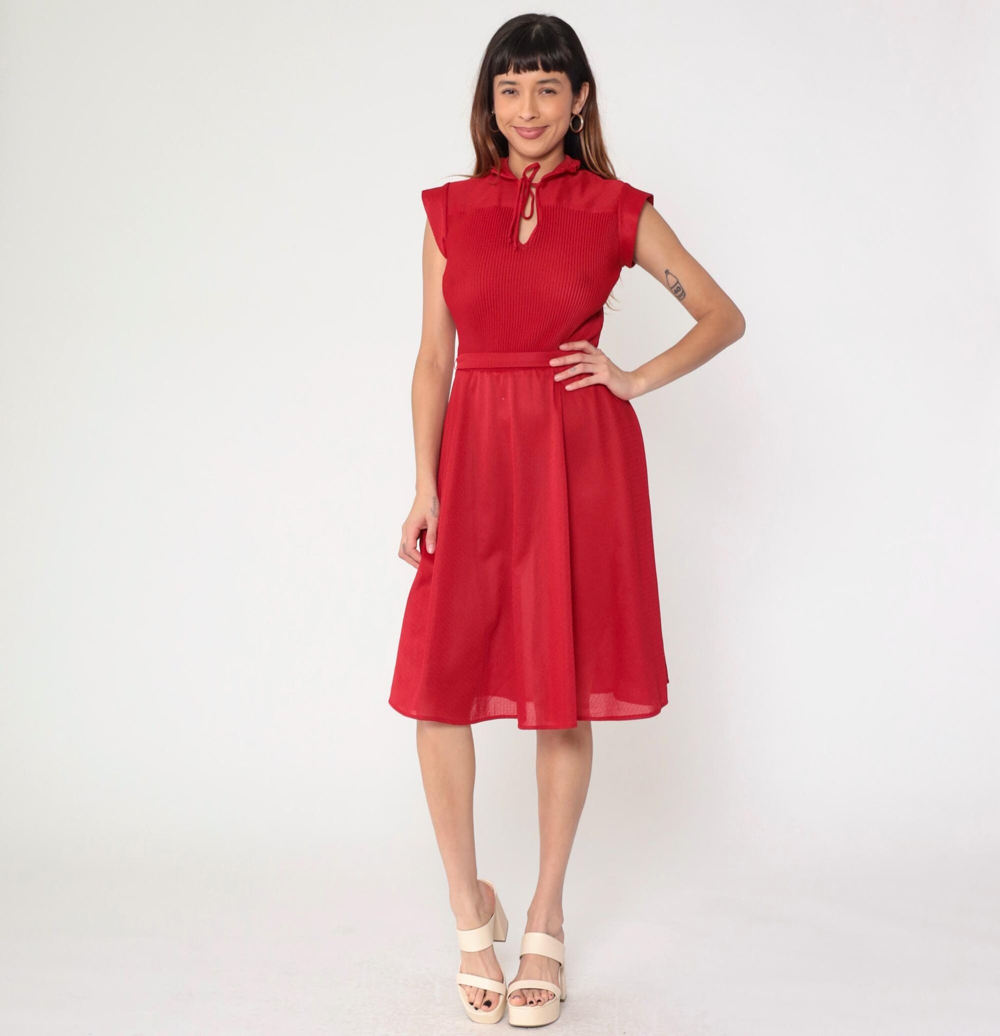 70s Red Keyhole Midi Dress Cap Sleeve High Waisted Pleated Extra Small