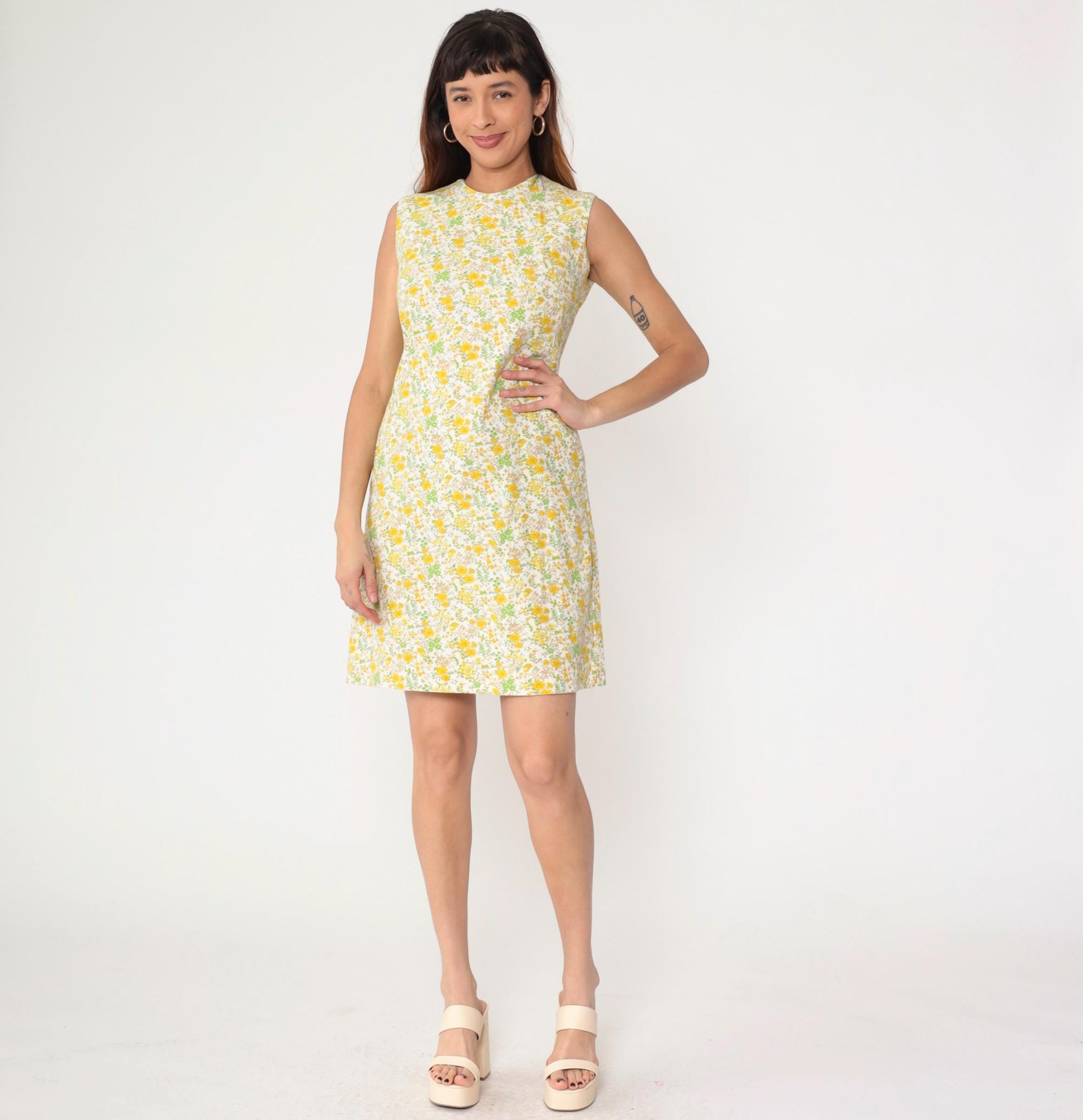 1960s Floral Butterfly Mini Dress White Yellow Sleeveless Sheath Small S