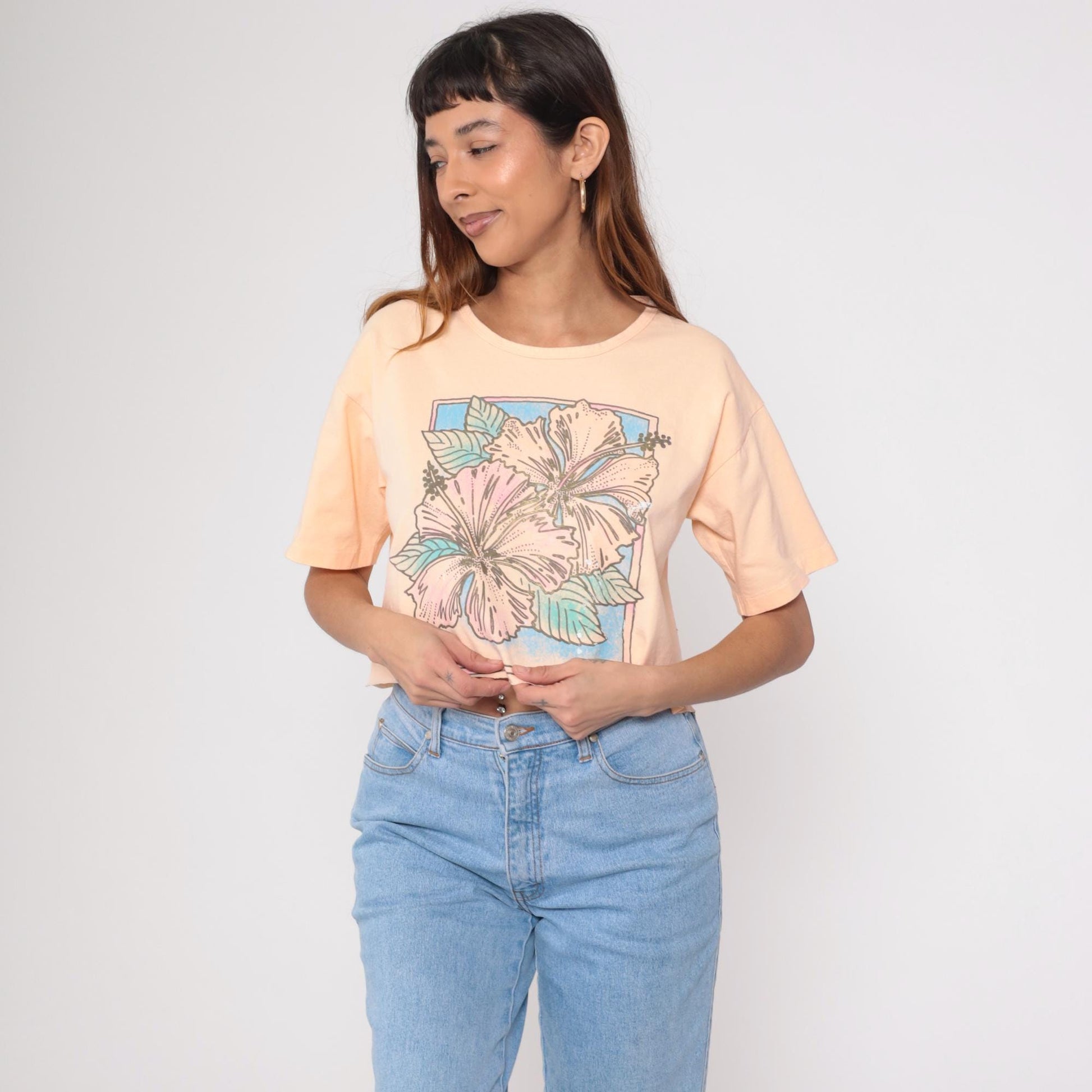 90s Anvil Tropical Floral Crop Tee Peach Hibiscus Raw Hem Medium