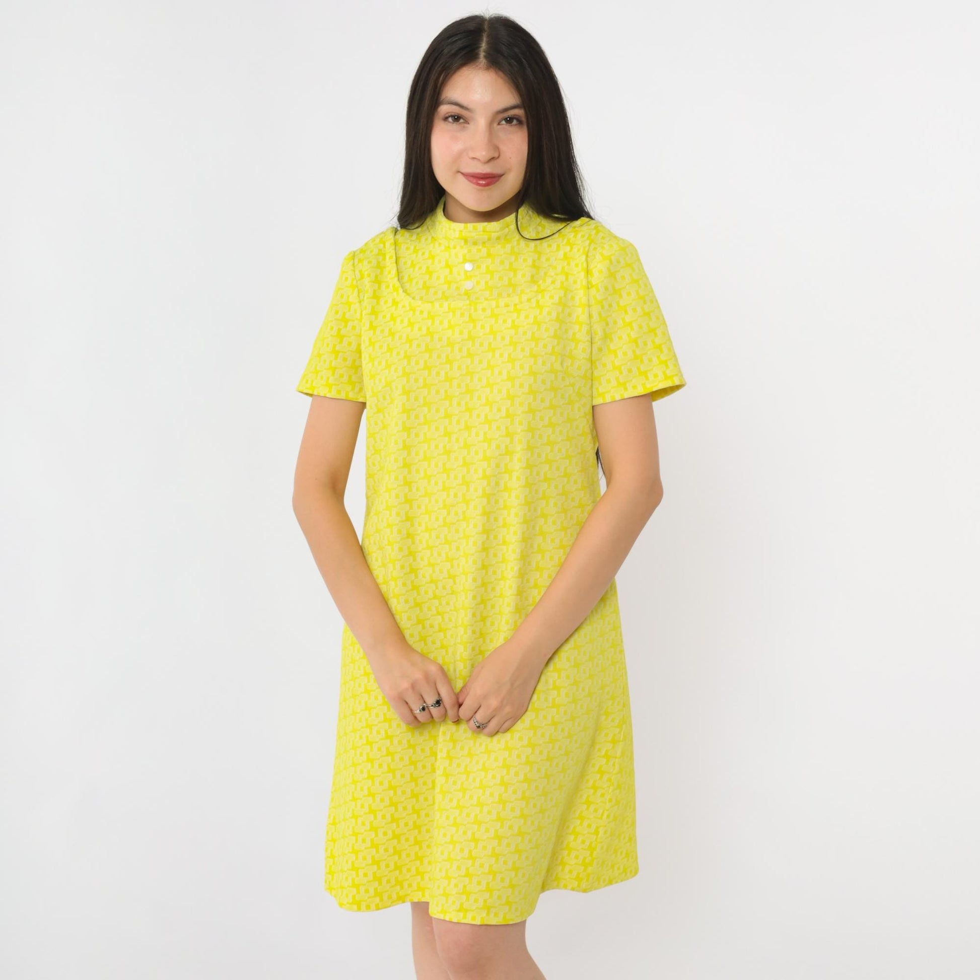 60s Chartreuse Op Art Mini Shift Dress Geometric Print Short Sleeve Medium M