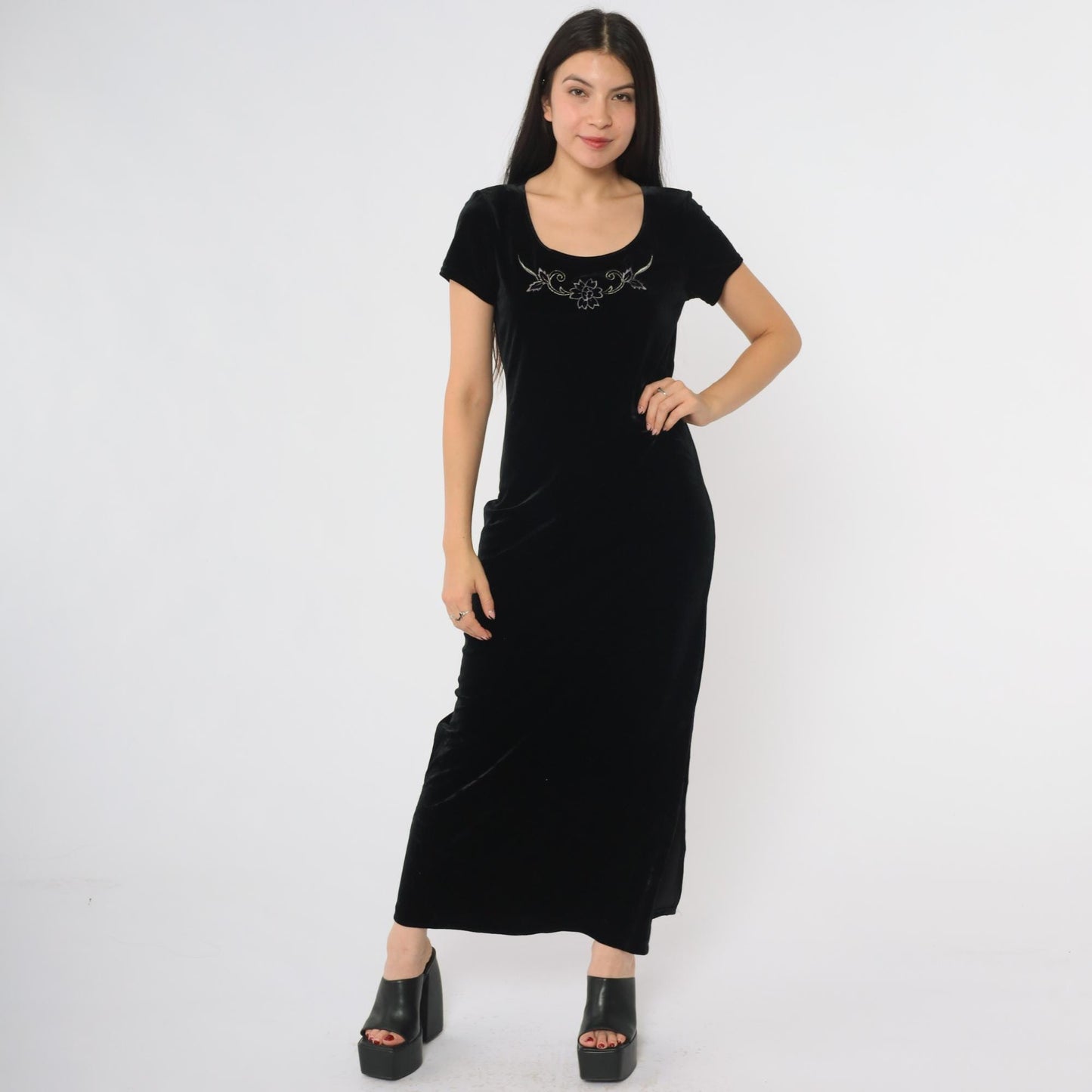 90s Danielle Casey Black Velvet Maxi Dress Embroidered Floral Scoop Neck Small 6