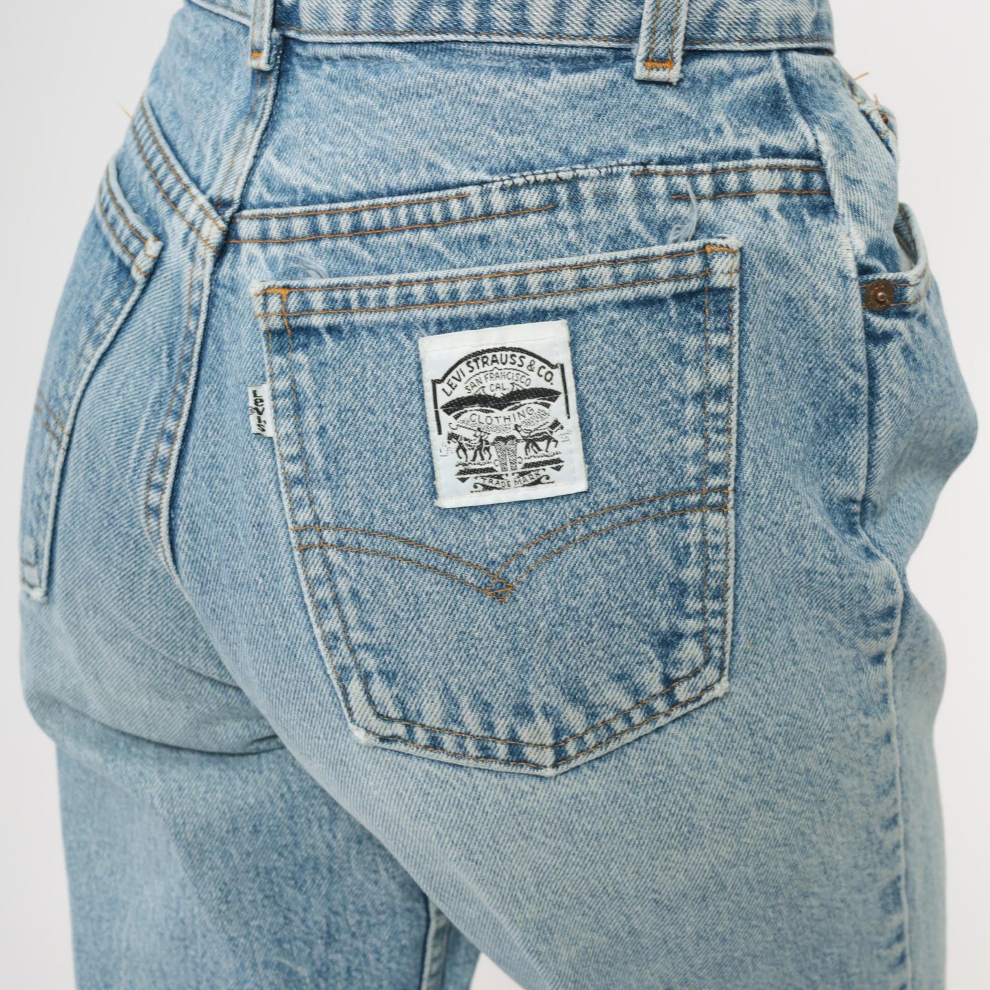 80s Levi's High Waisted Mom Jeans Light Blue Straight Leg Small