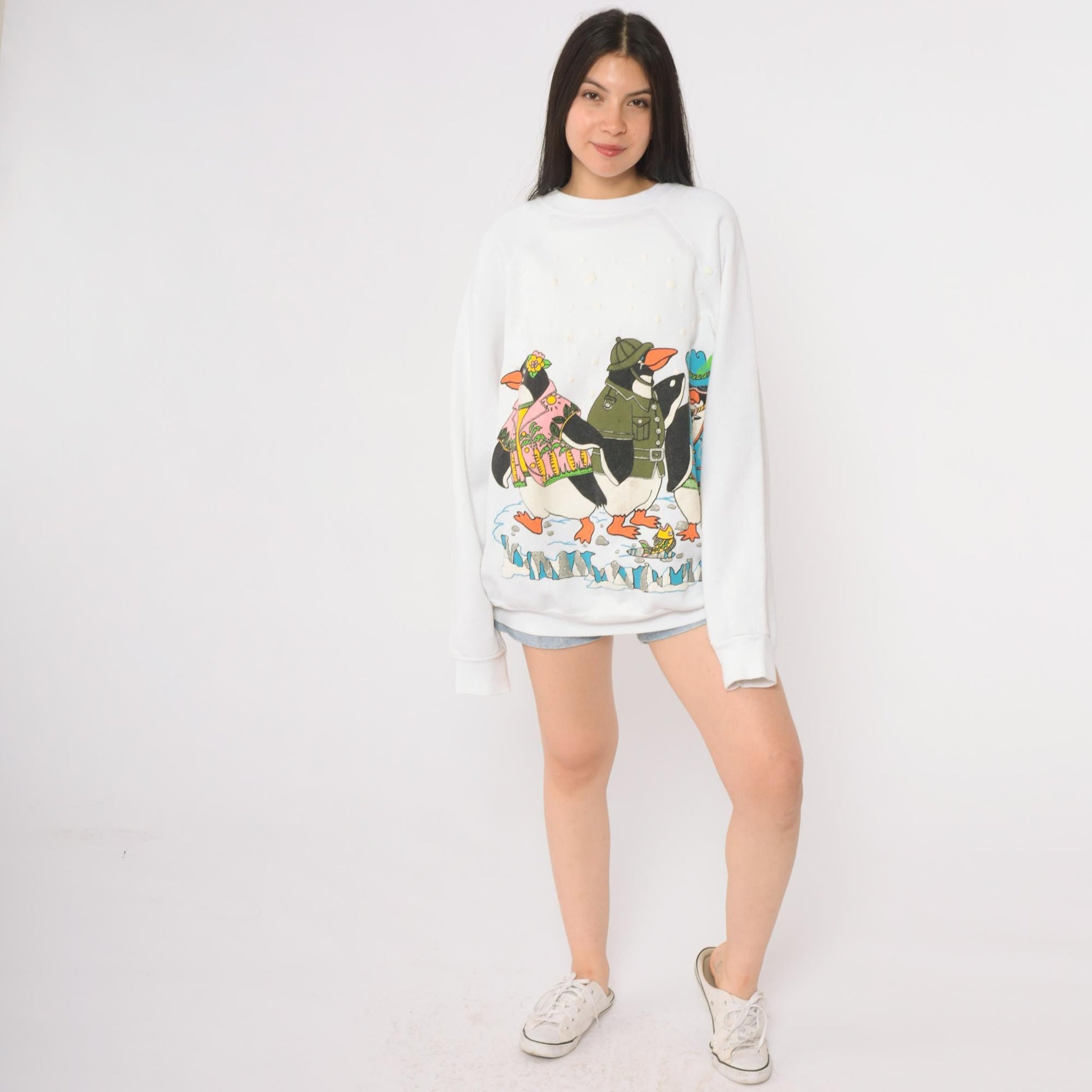 90s Penguin Graphic Sweatshirt White Crewneck Raglan EZL One Size