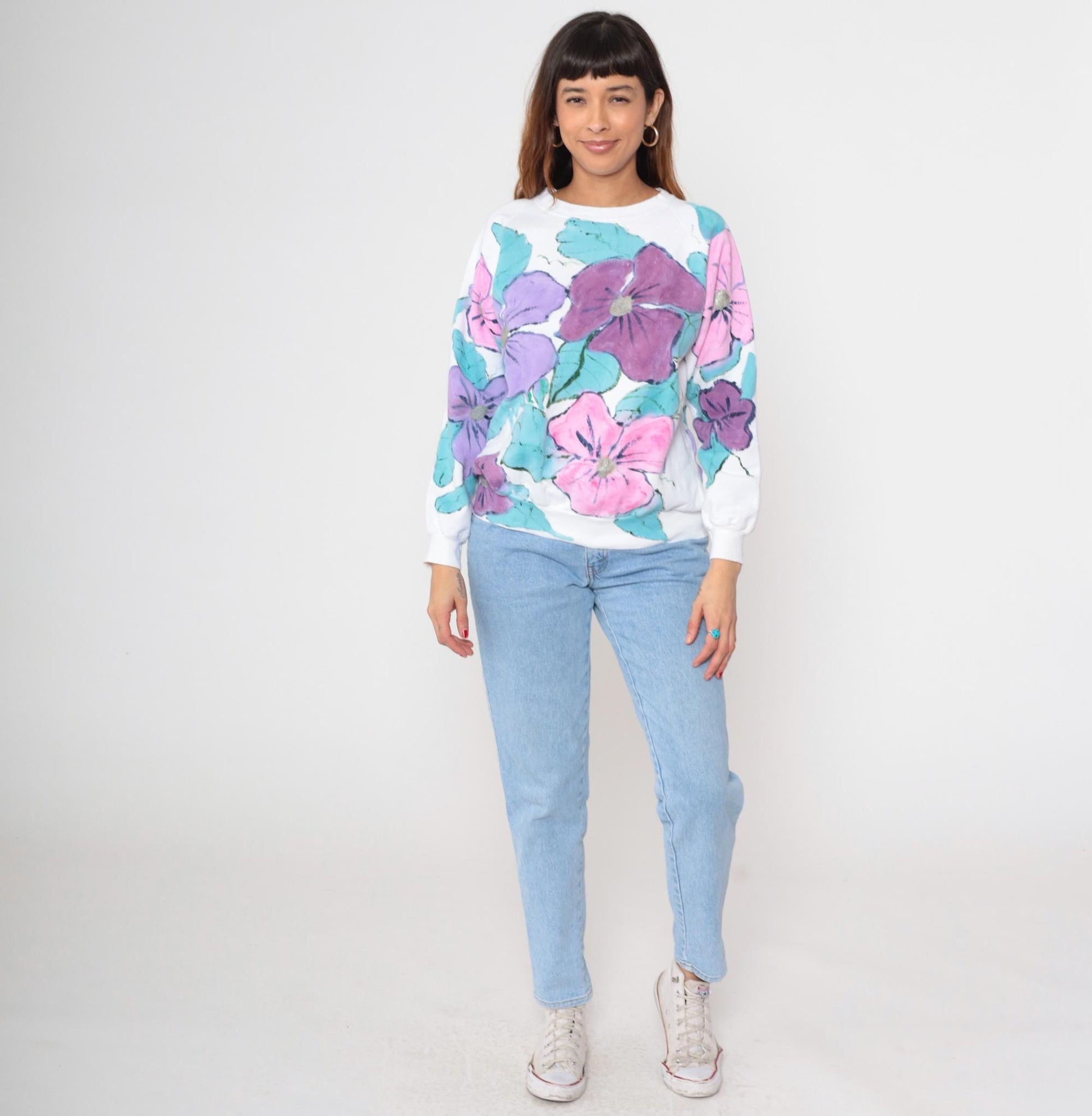 90s White Floral Sweatshirt Watercolor Purple Pink Blue Crew Neck Medium M