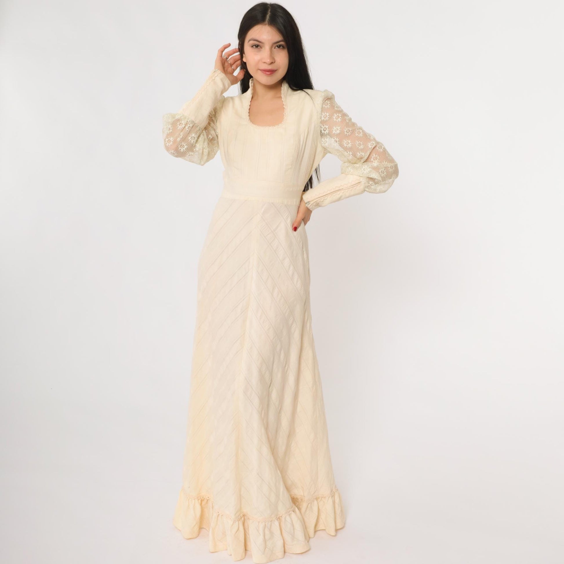 70s Cream Lace Maxi Dress Long Sleeve Scoop Neck Fitted Bodice Medium M