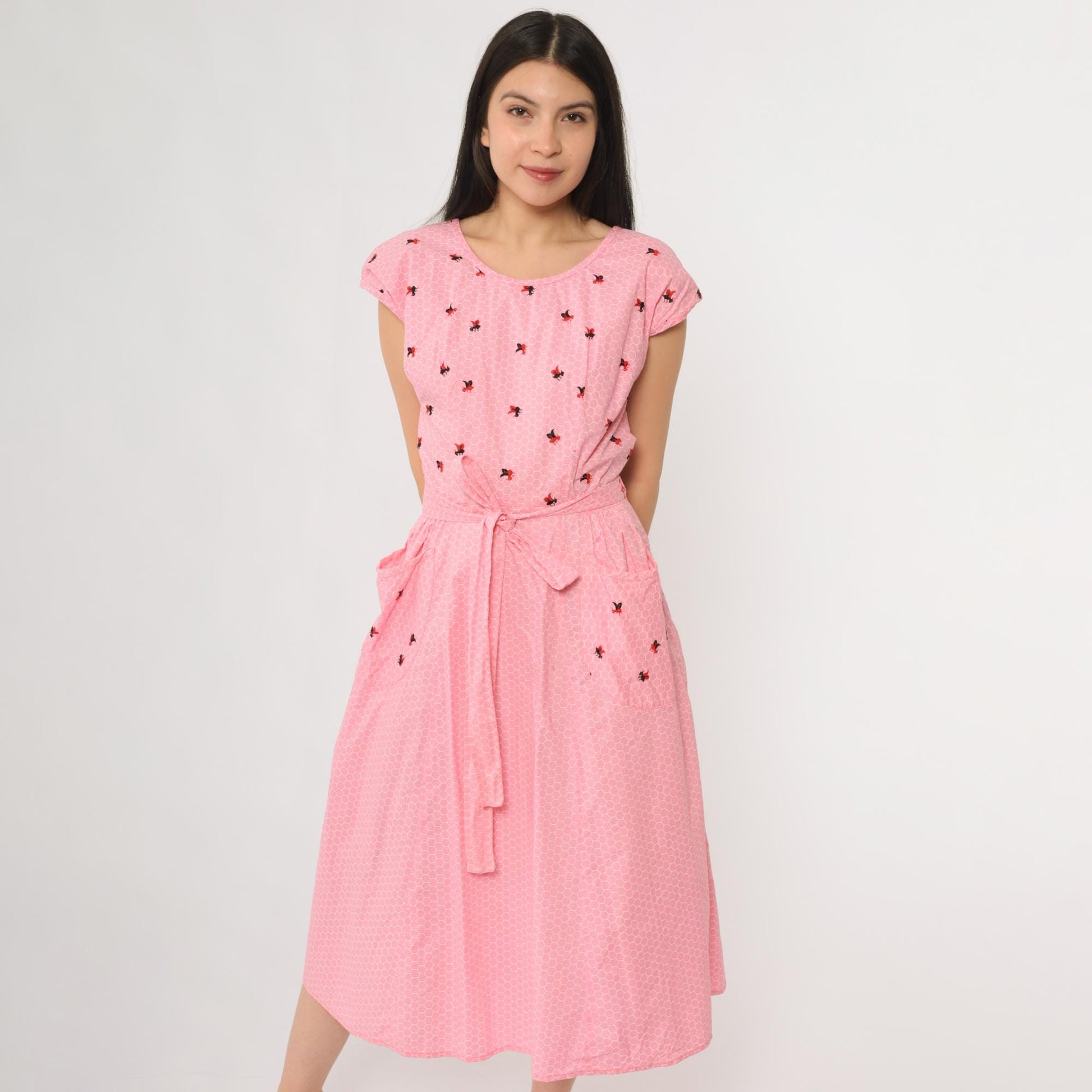 70s Bee Honeycomb Print Wrap Dress Pink Embroidered Cap Sleeve Midi Medium Large