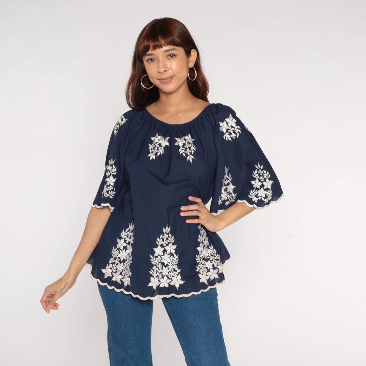 70s Embroidered Peasant Blouse White Navy Floral Bell Sleeve Tunic Medium