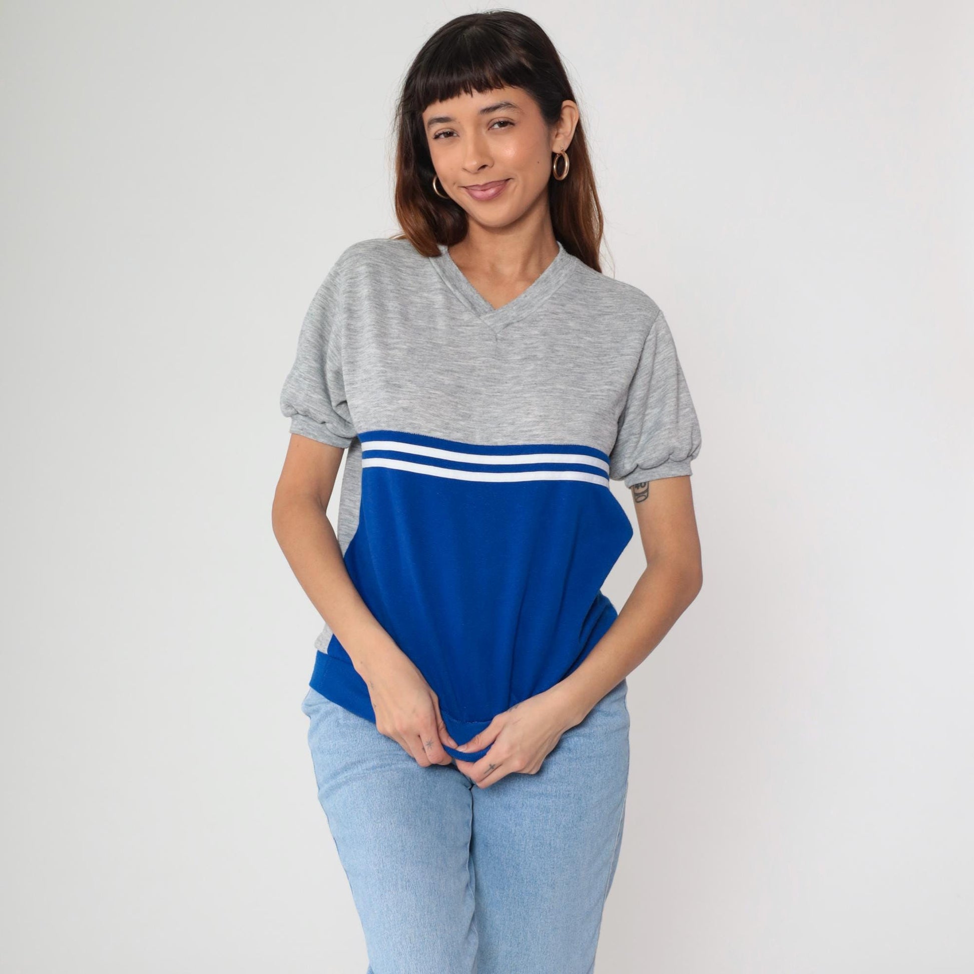 80s Colorblock Athletic V-Neck Shirt Grey Blue White Stripes Medium