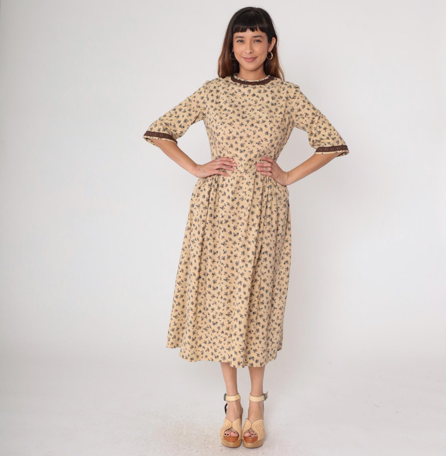 70s Calico Prairie Dress Tan Blue Floral Cotton Midi Medium M