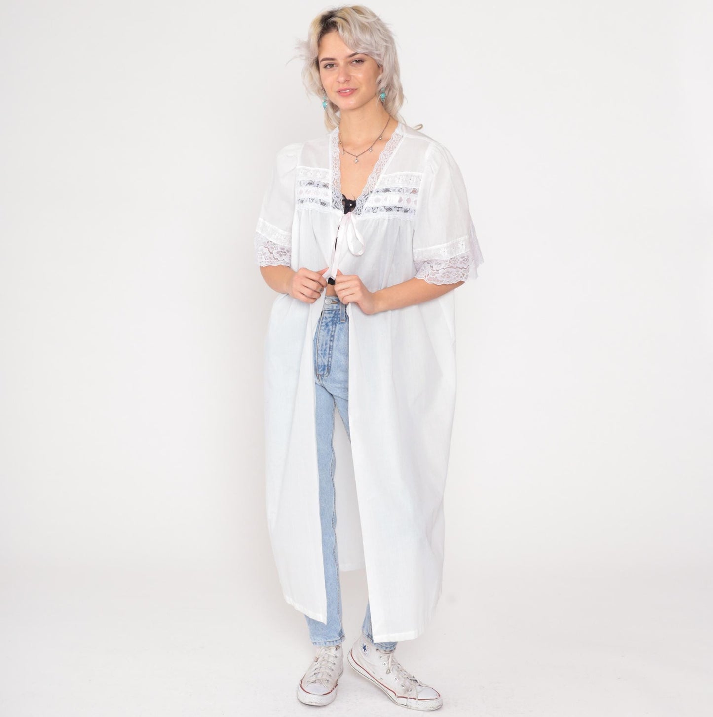 1970s White Cotton Lace Trim Maxi Robe Puff Sleeve Button Front Medium