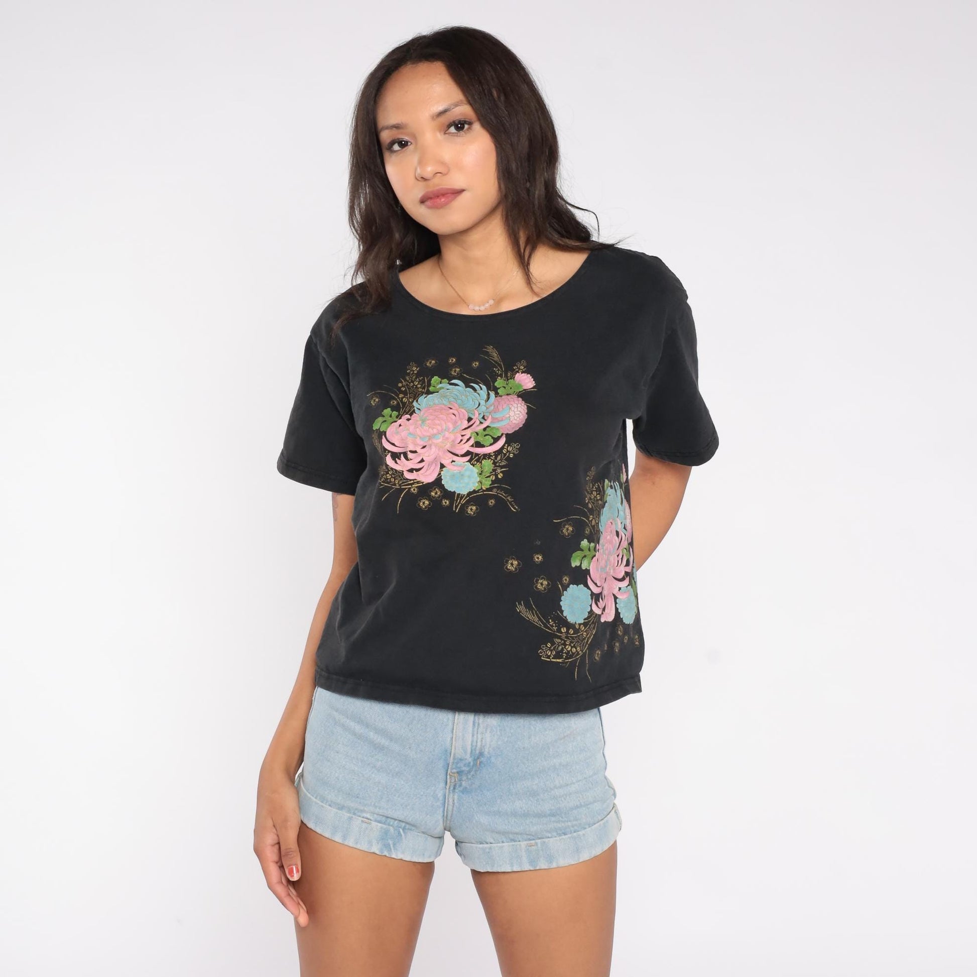 90s Chrysanthemum Floral T-Shirt Black Cotton Scoop Neck Cropped Medium M