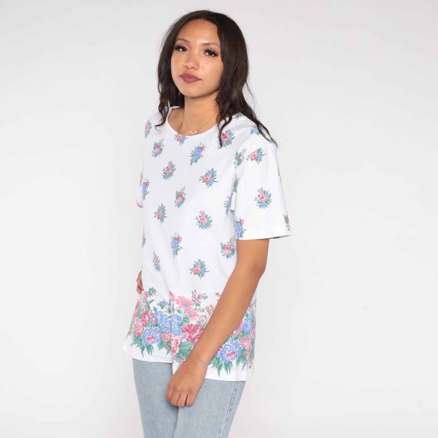 90s Katelyn Rose Floral T-Shirt White Pink Blue Cottage Garden Print Medium