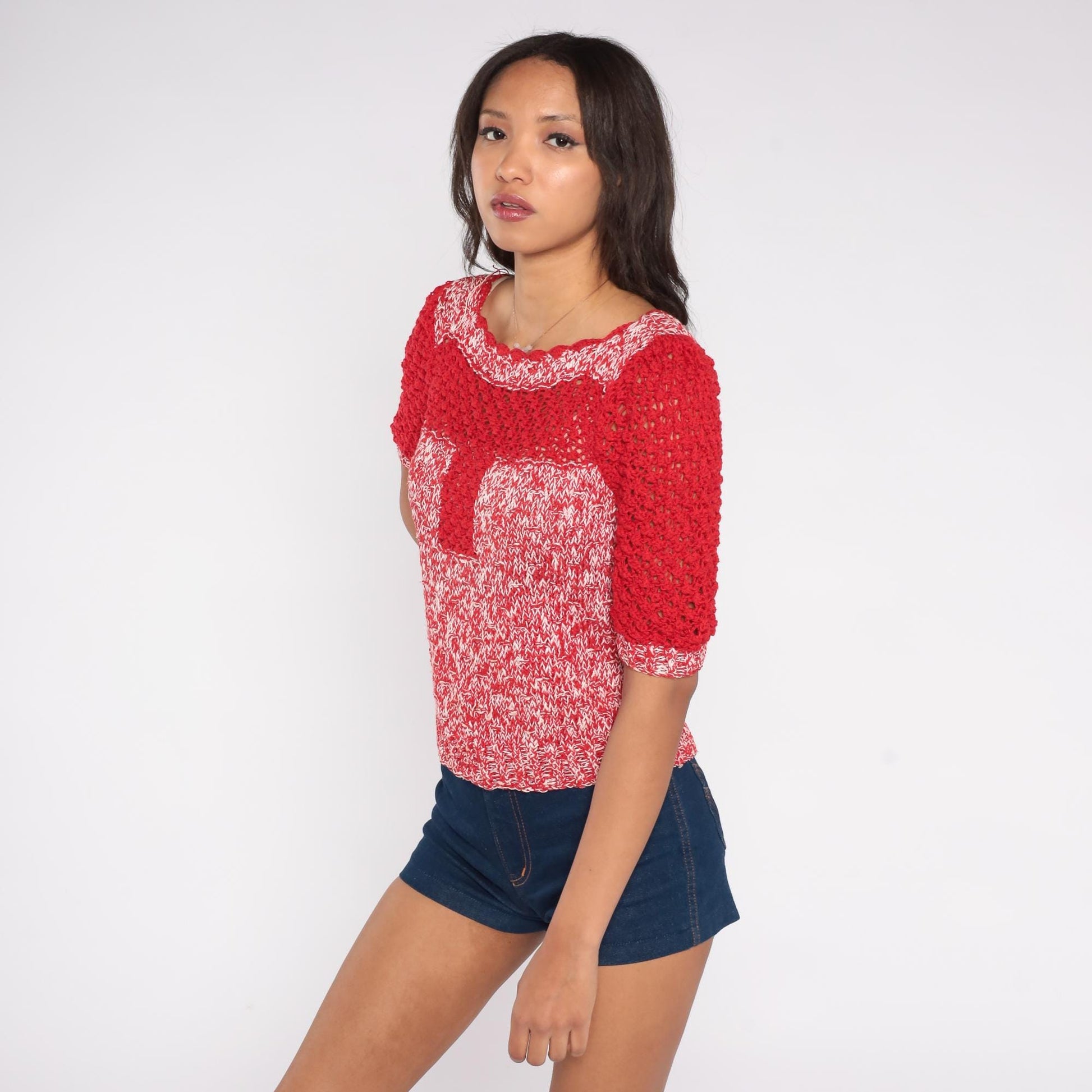 70s Red White Crochet Knit Sweater Short Sleeve Scalloped Trim Cropped Top Medium