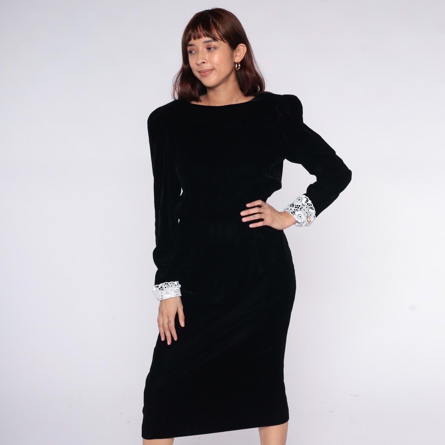 90s Black Velvet Dress White Lace Cuffs Round Neck Midi Small