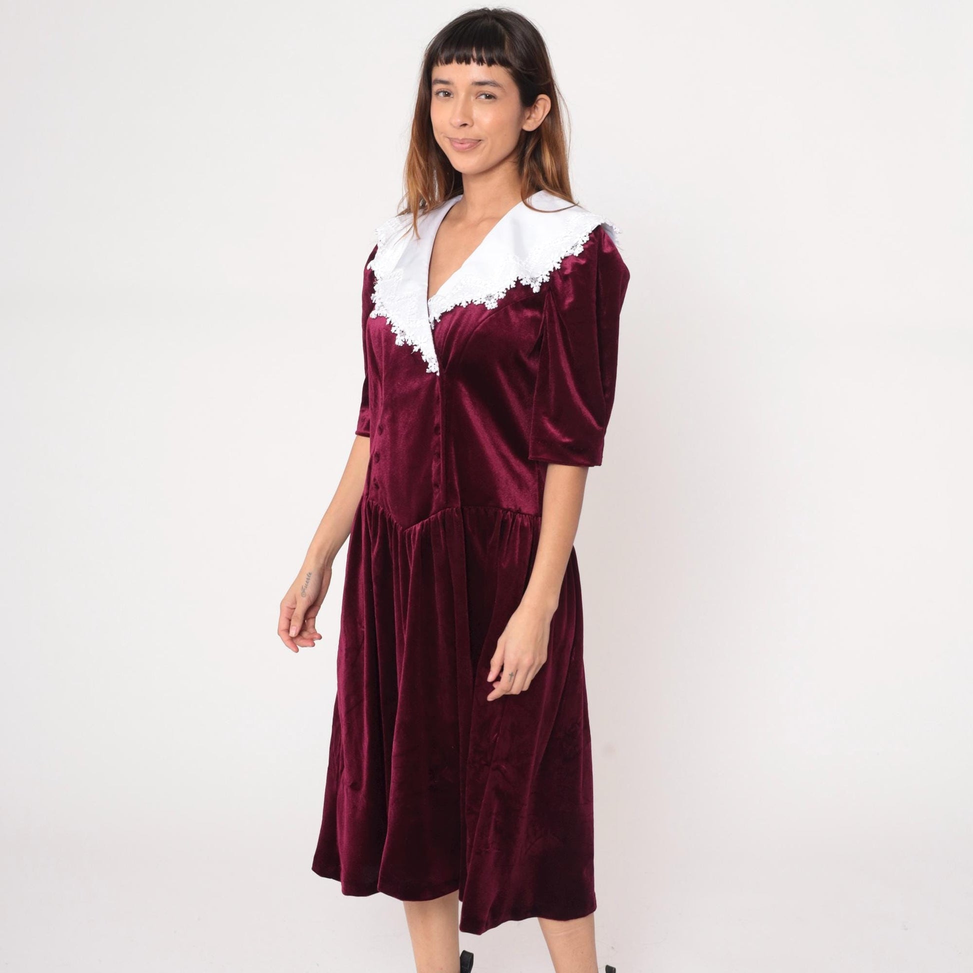90s Burgundy Velvet Midi Dress White Lace Collar Drop Waist Puff Sleeves Large