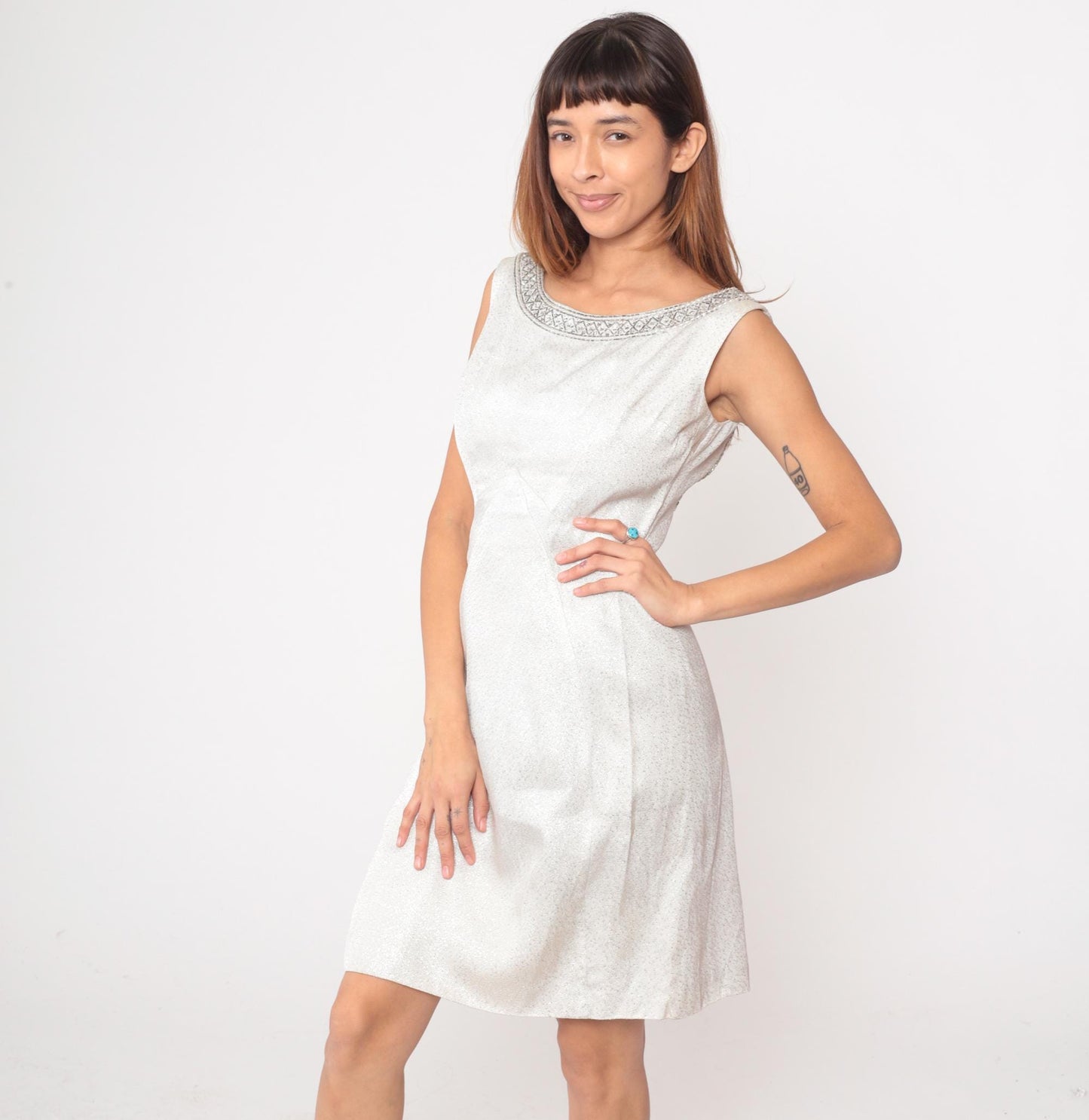 60s Jean Allen White Metallic Shift Dress Beaded Neckline Keyhole Back Medium