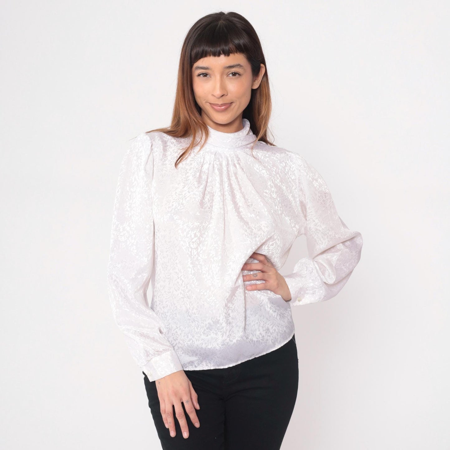 90s White Mock Neck Blouse Keyhole Back Pleated Front Medium M