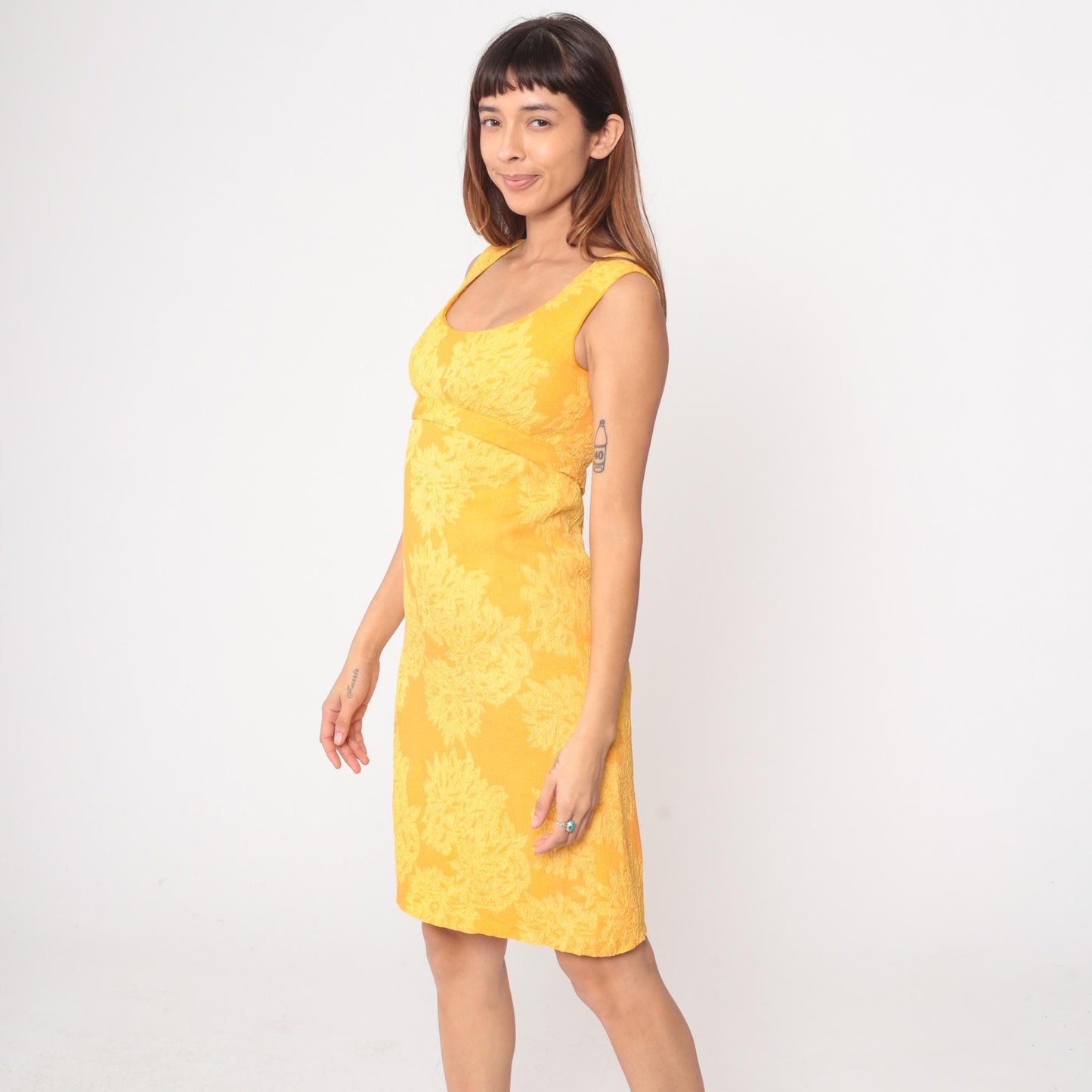 60s Golden Yellow Jacquard Cocktail Dress Sleeveless Scoop Neck Knee Length Extra Small XS