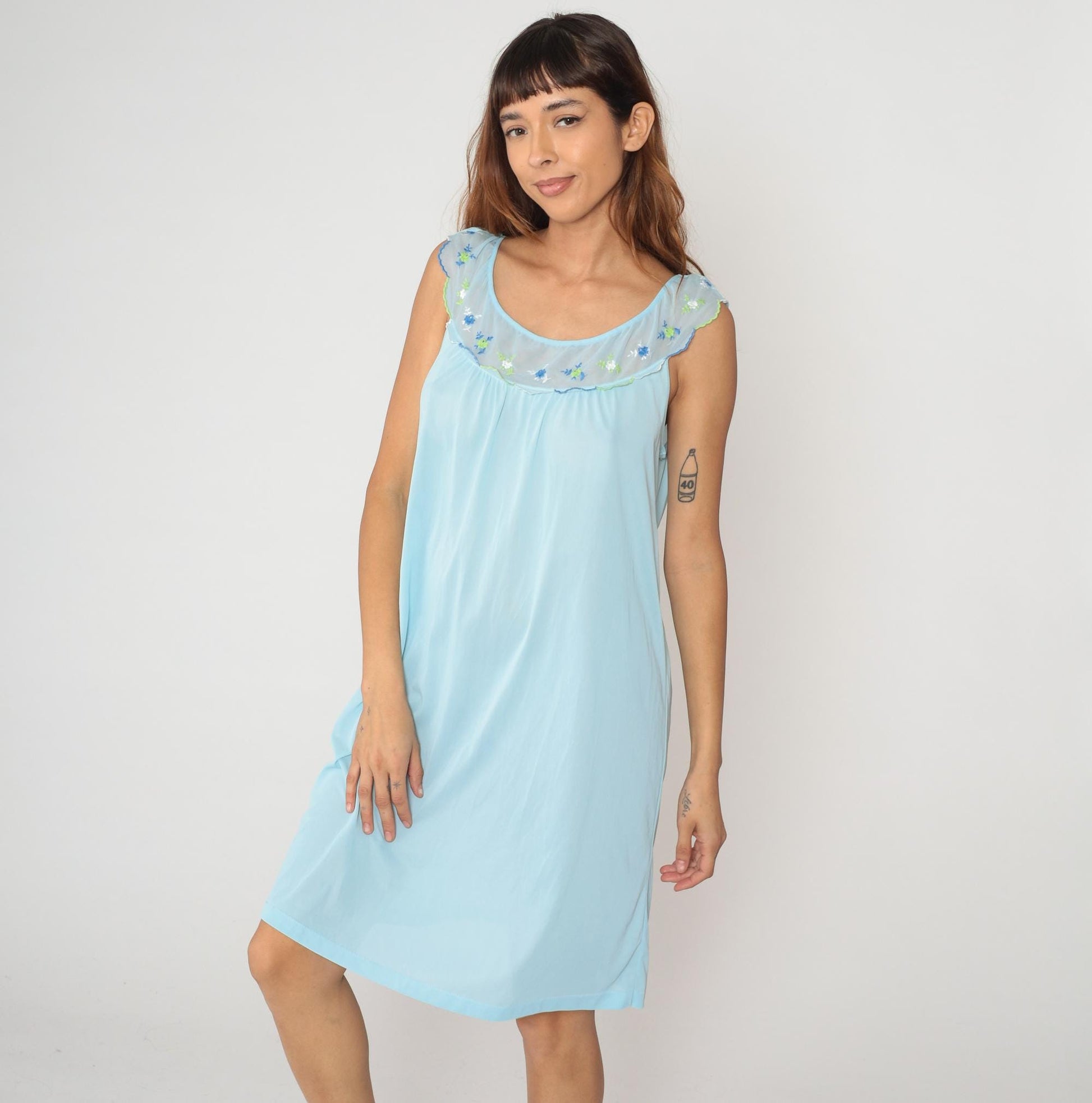 70s Baby Blue Embroidered Floral Nightgown Empire Waist Scoop Neck Medium