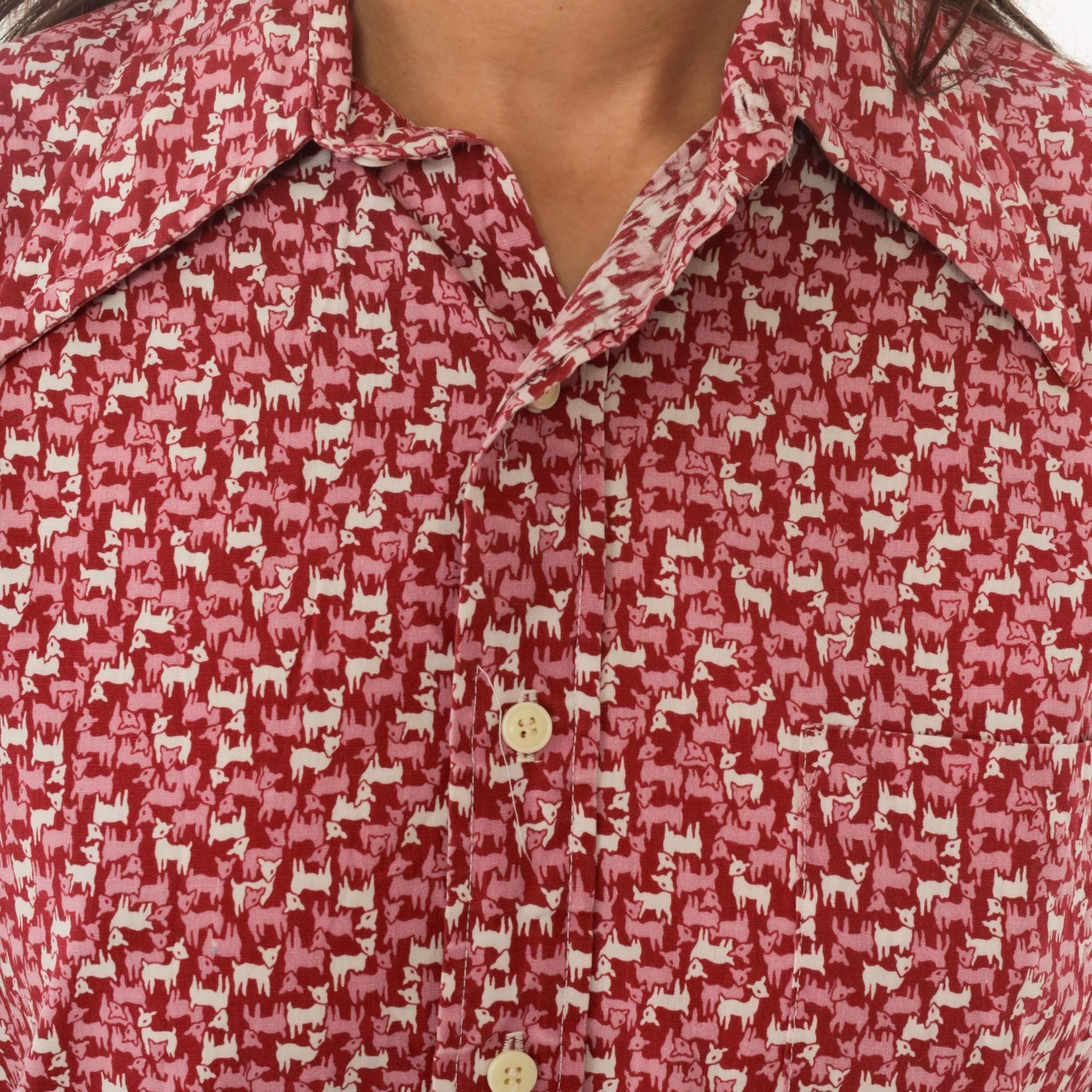 70s Van Heusen Lamb Print Button-Up Blouse Red Cream Pointed Collar Large L