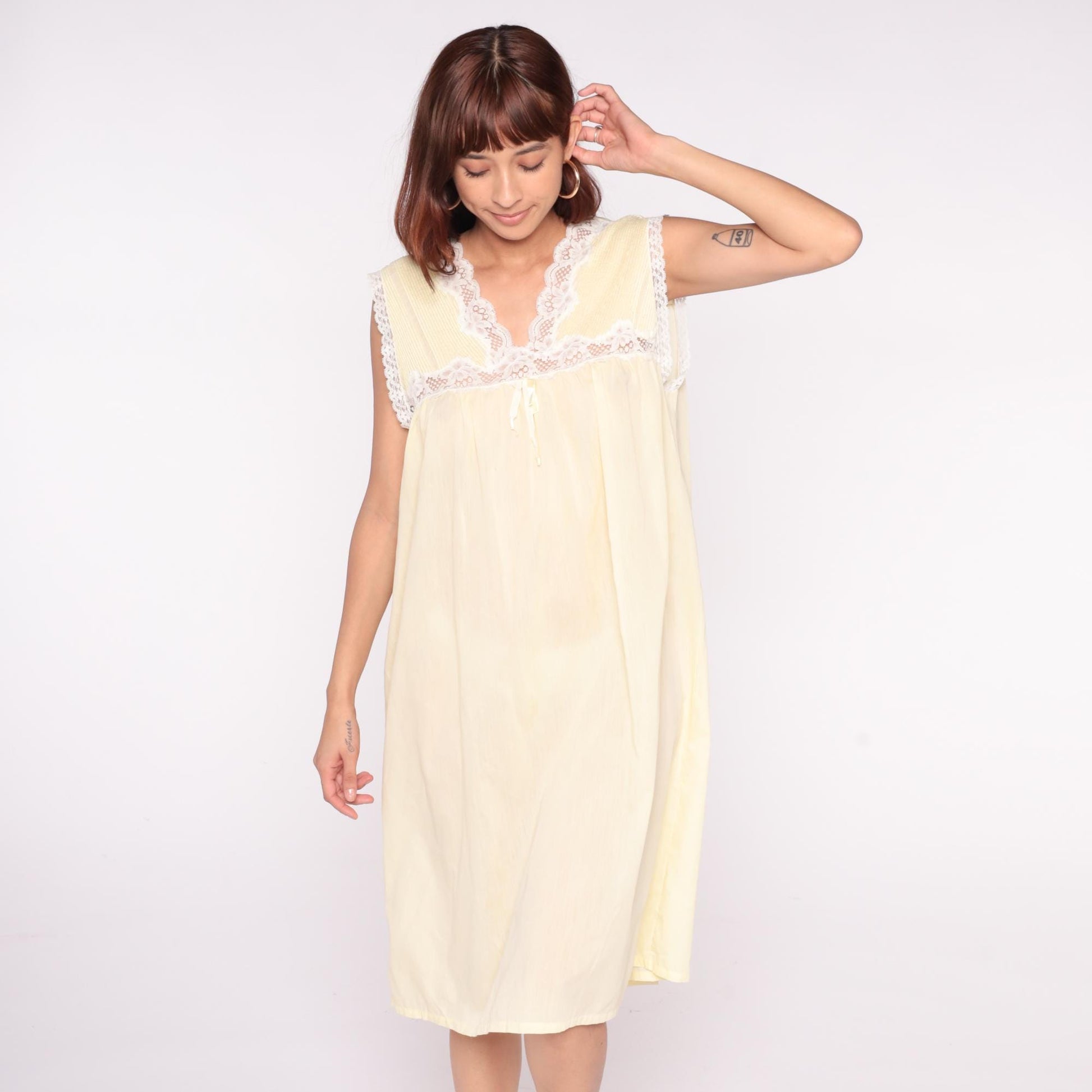 80s Pale Yellow Nightgown Empire Waist Lace V-Neck Babydoll Medium Large